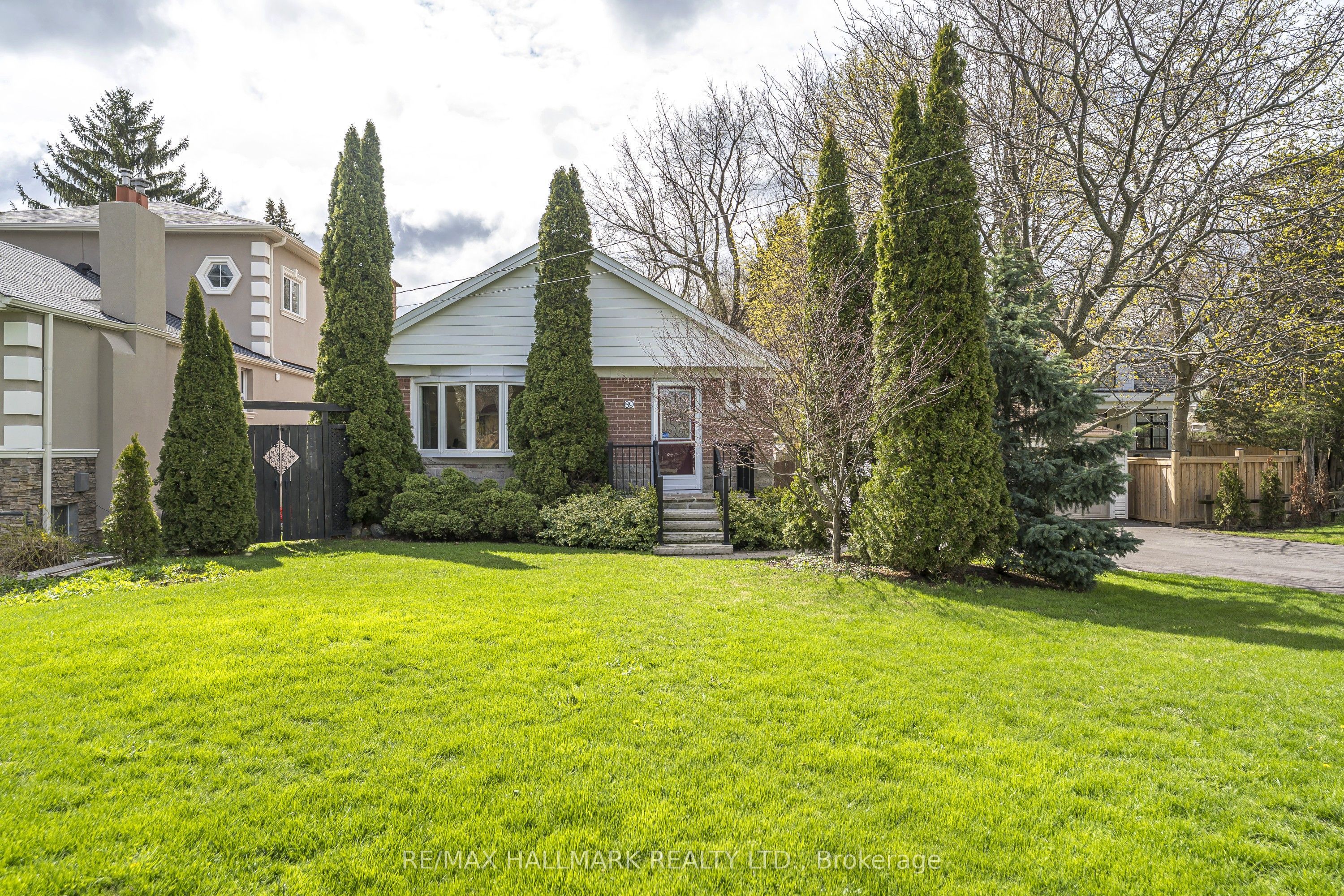 89 Scarborough Heights Boulevard, Toronto, ON M1M 2V5 photo 2