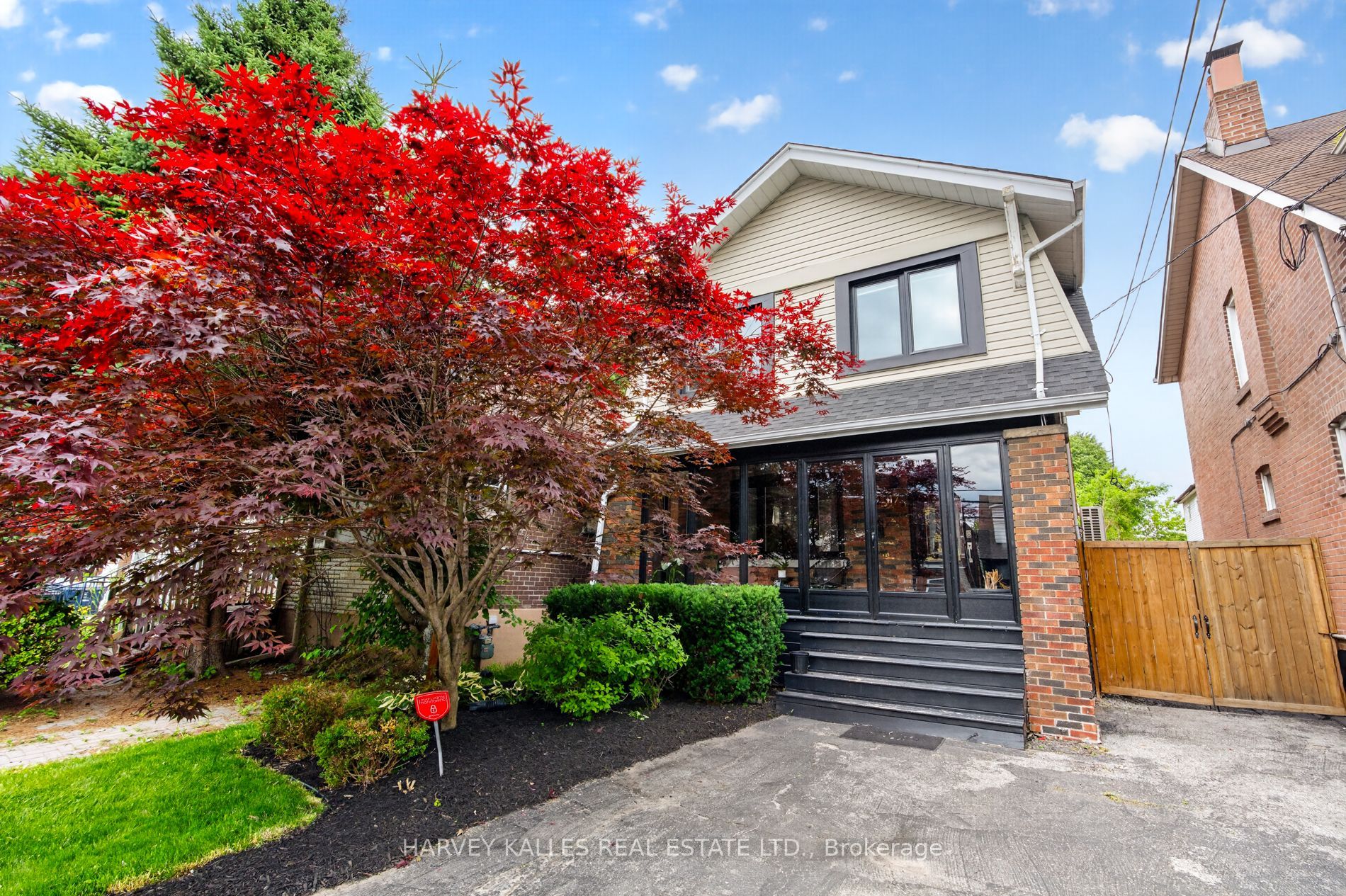 117 Dawes Road, Toronto, ON M4C 5B8
