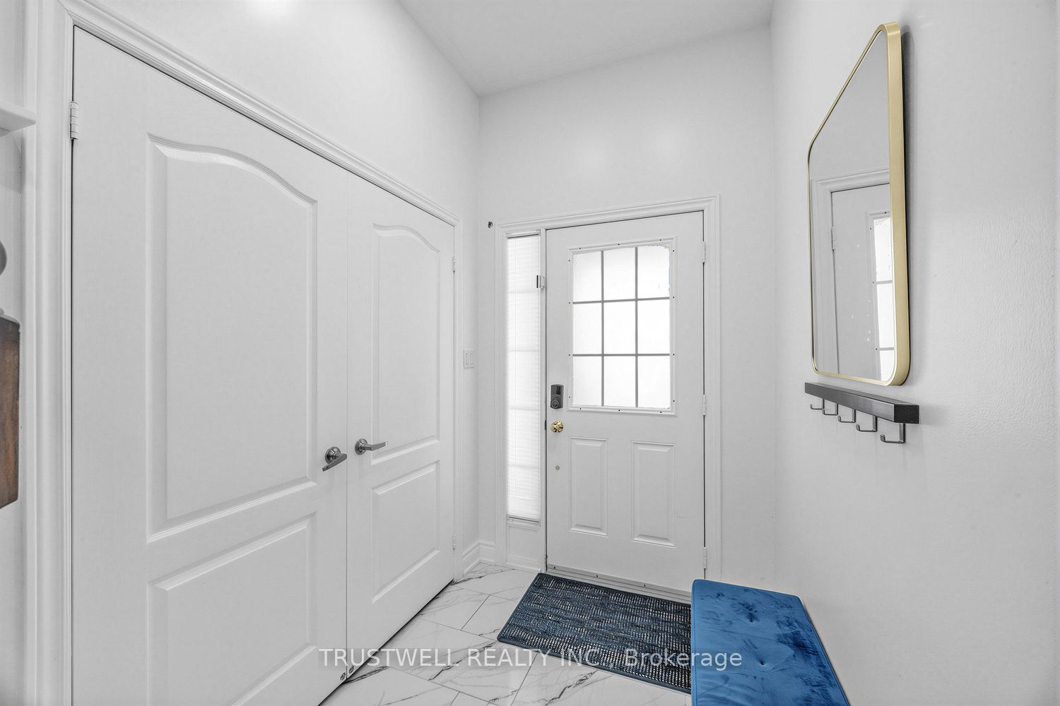 3 Waldron Court, Ajax, ON L1T 4X2 photo 3