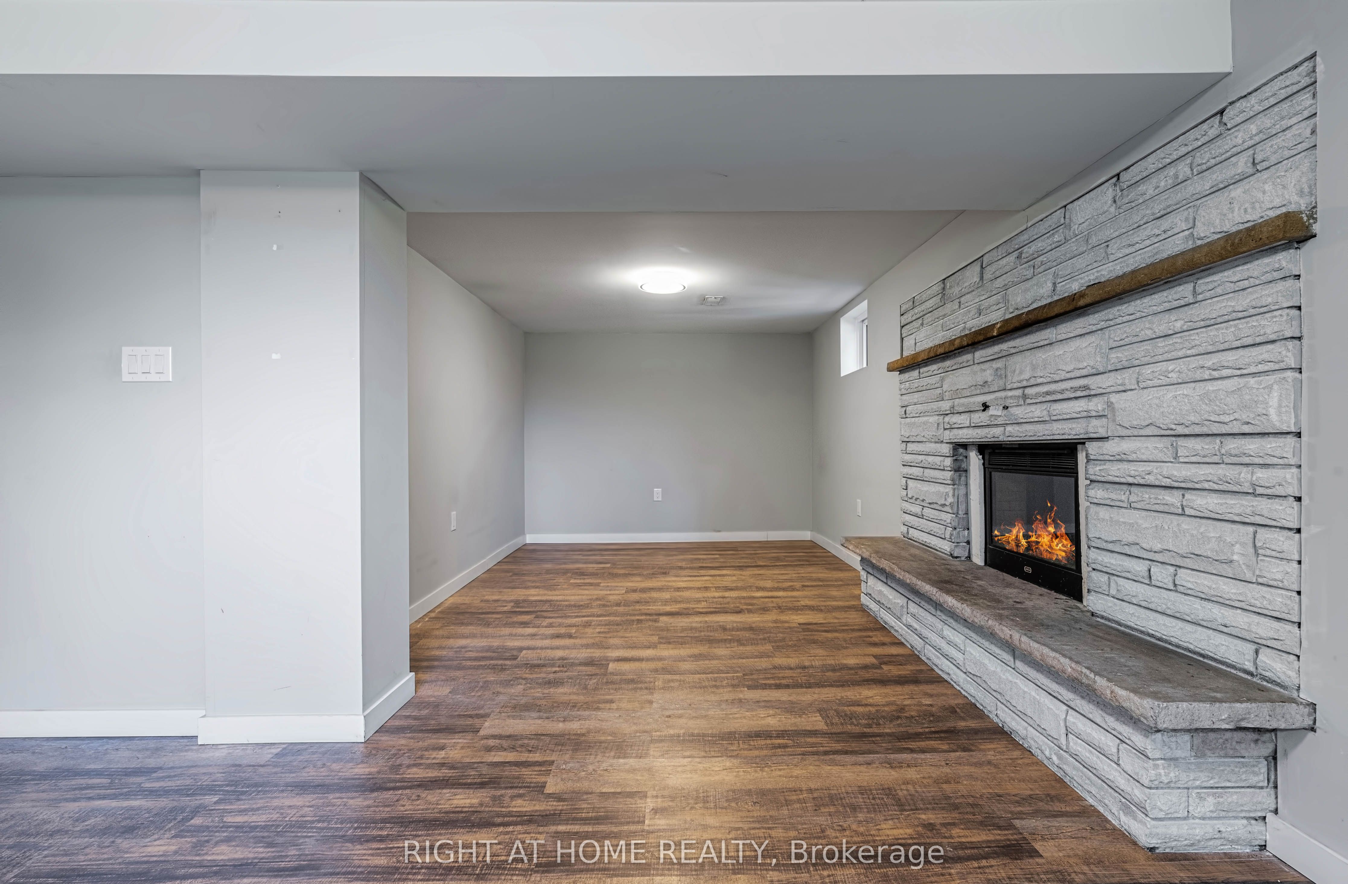 297 Geneva Avenue Lower, Oshawa, ON L1J 1L9 photo 3