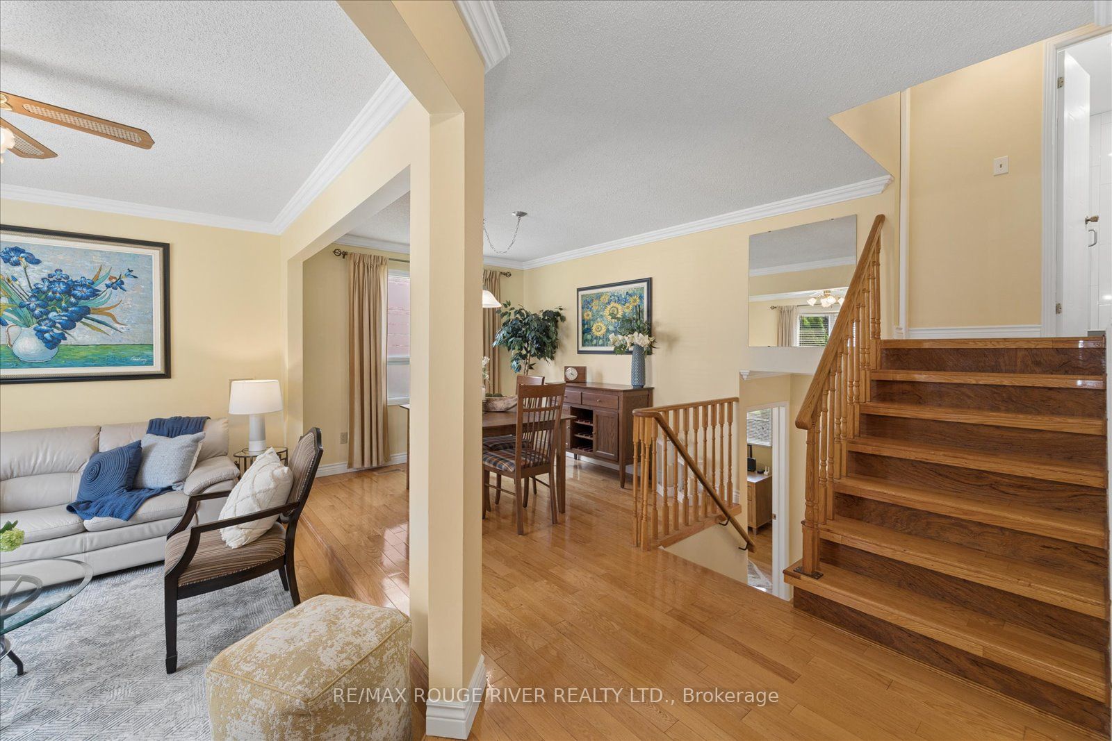 807 Red Maple Court, Whitby, ON L1N 7V7 photo 3