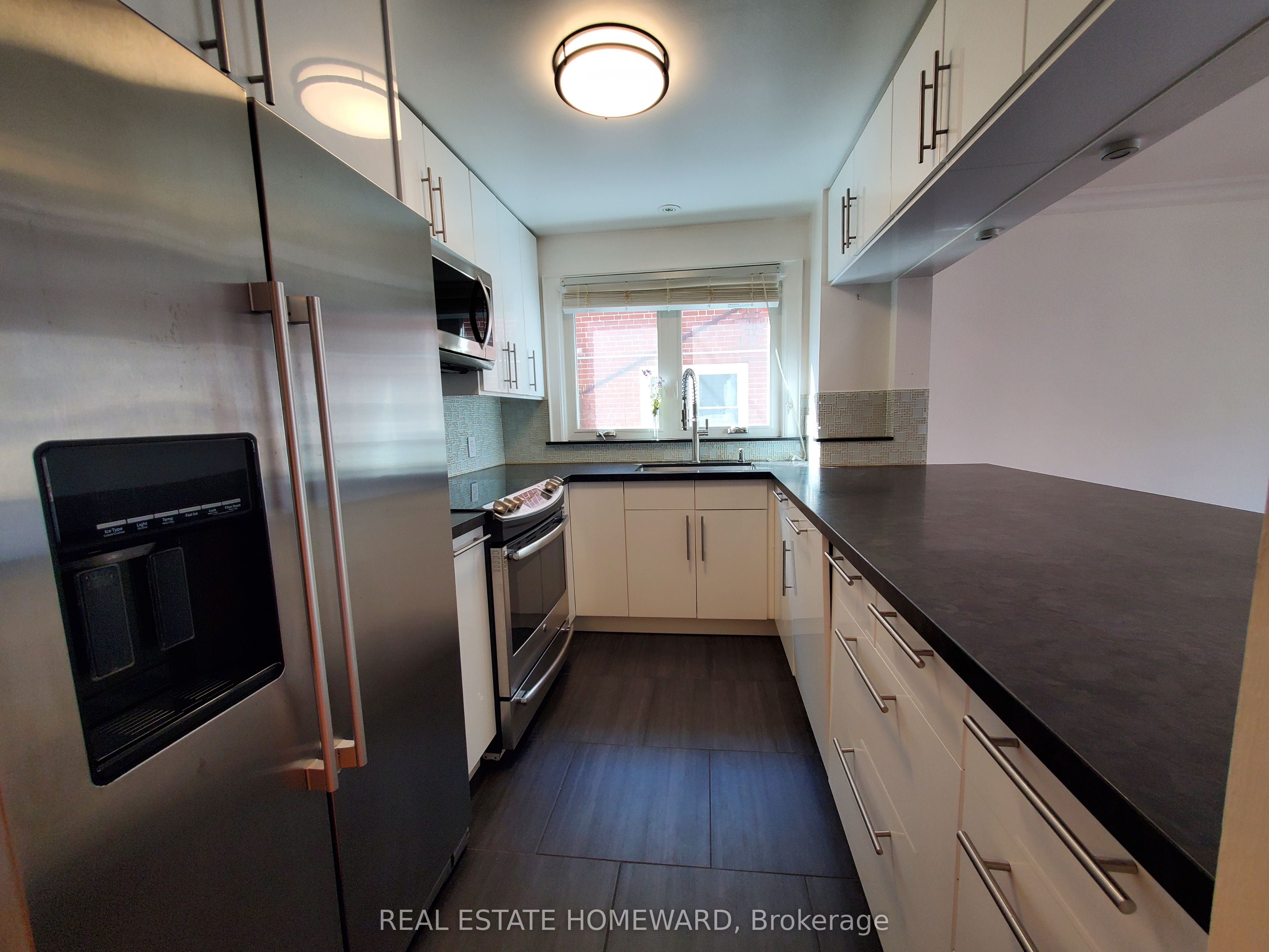 21 Love Crescent Main Floor, Toronto, ON M4E 1V6 photo 5