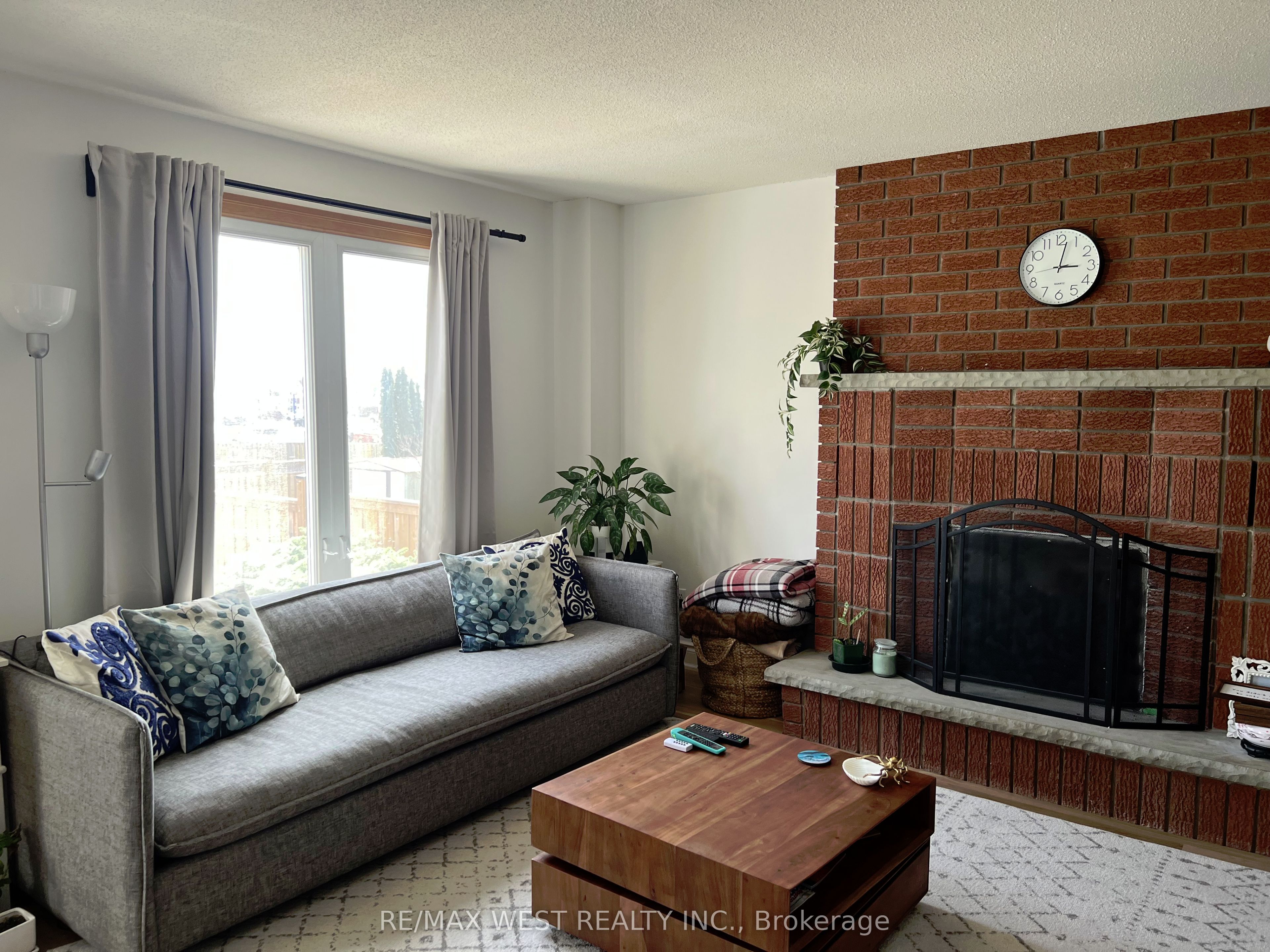 63 Taylorwood Road Main & 2nd Floor, Oshawa, ON L1G 7W2 photo 4