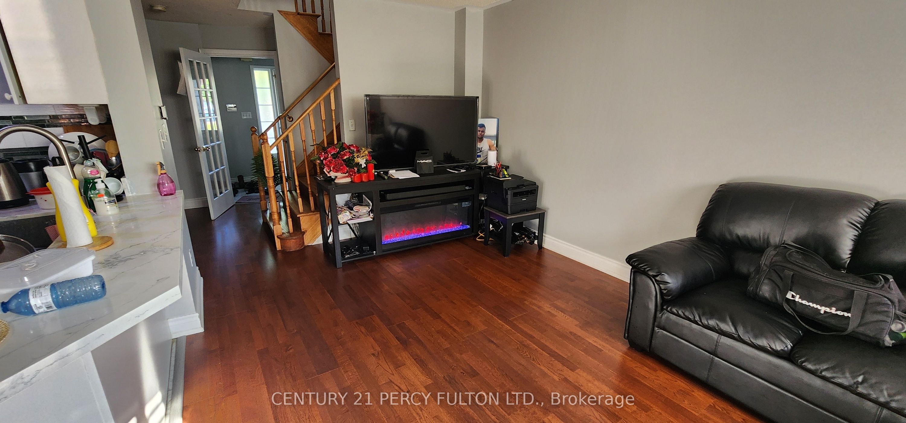 14 Flatfield Terrace Main, Toronto, ON M1B 6B9 photo 5