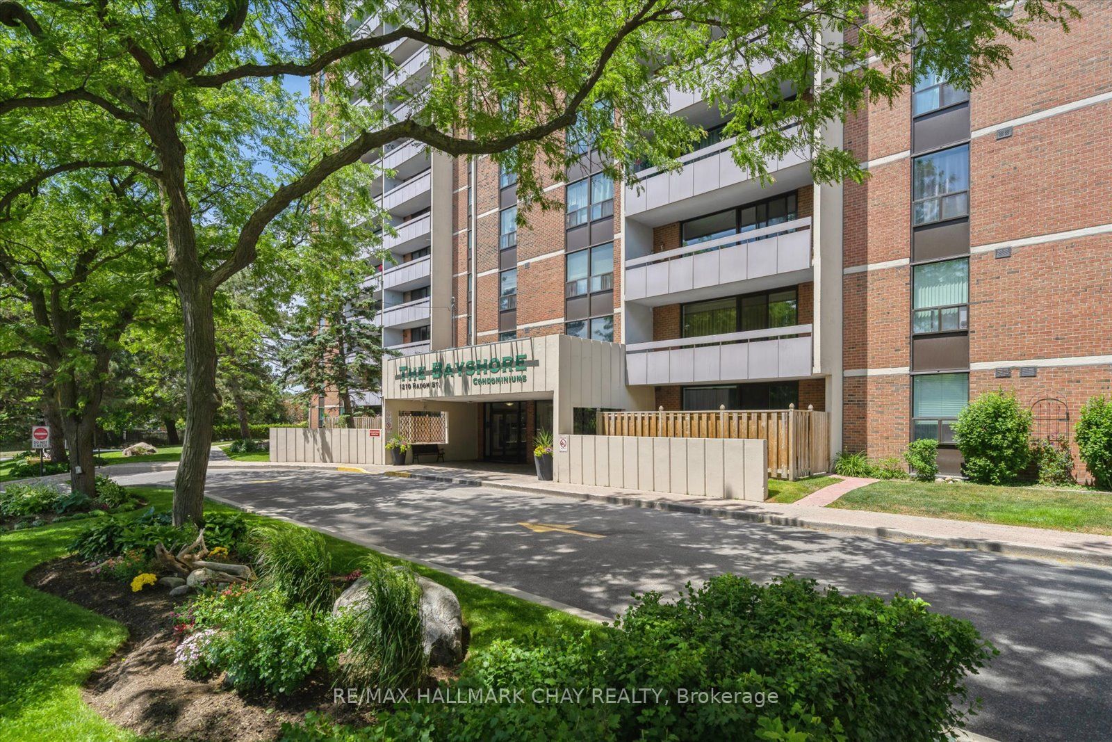 1210 Radom Street 208, Pickering, ON L1W 2Z3 photo 2