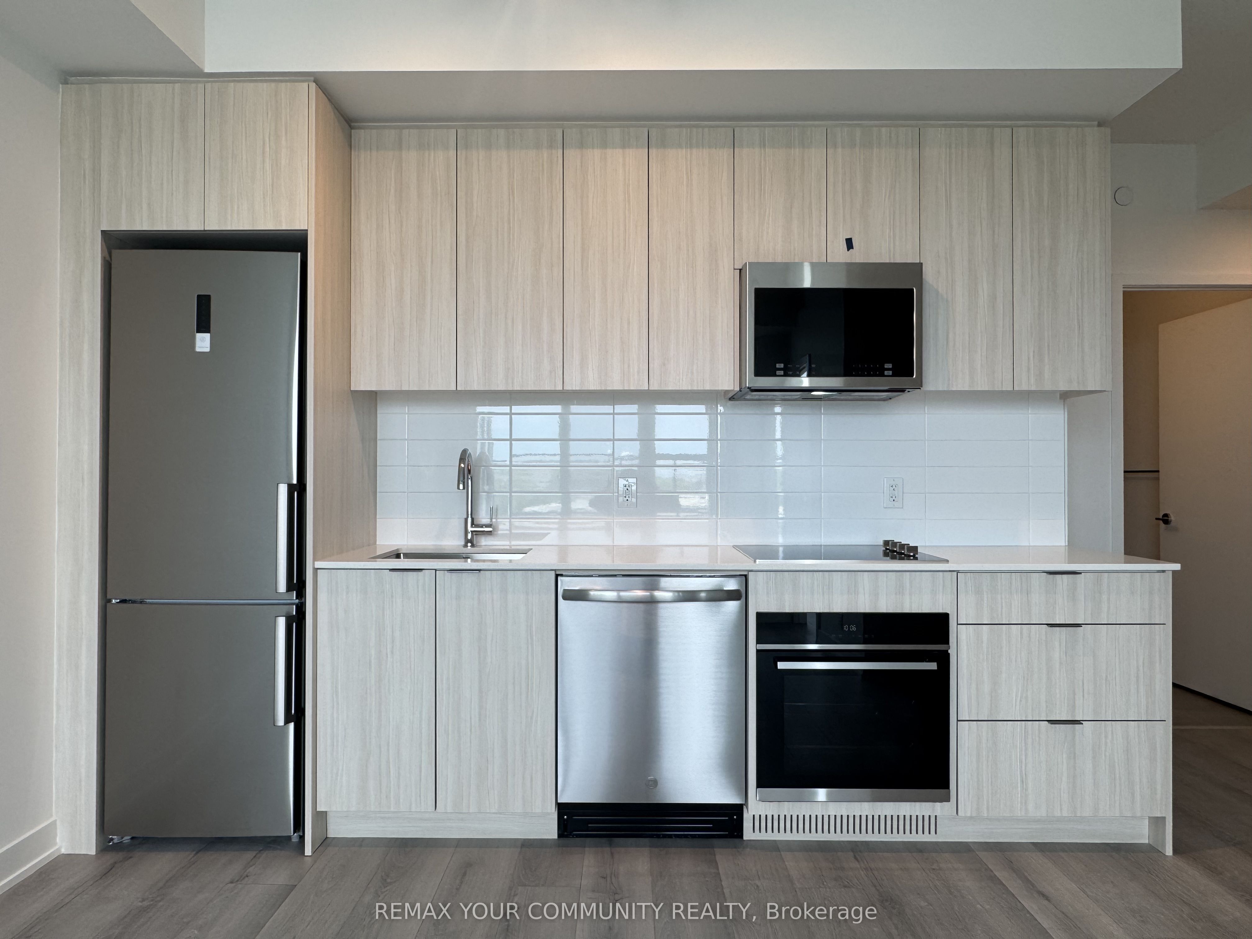 20 Deans Drive 429, Toronto, ON M1L 0J7 photo 2