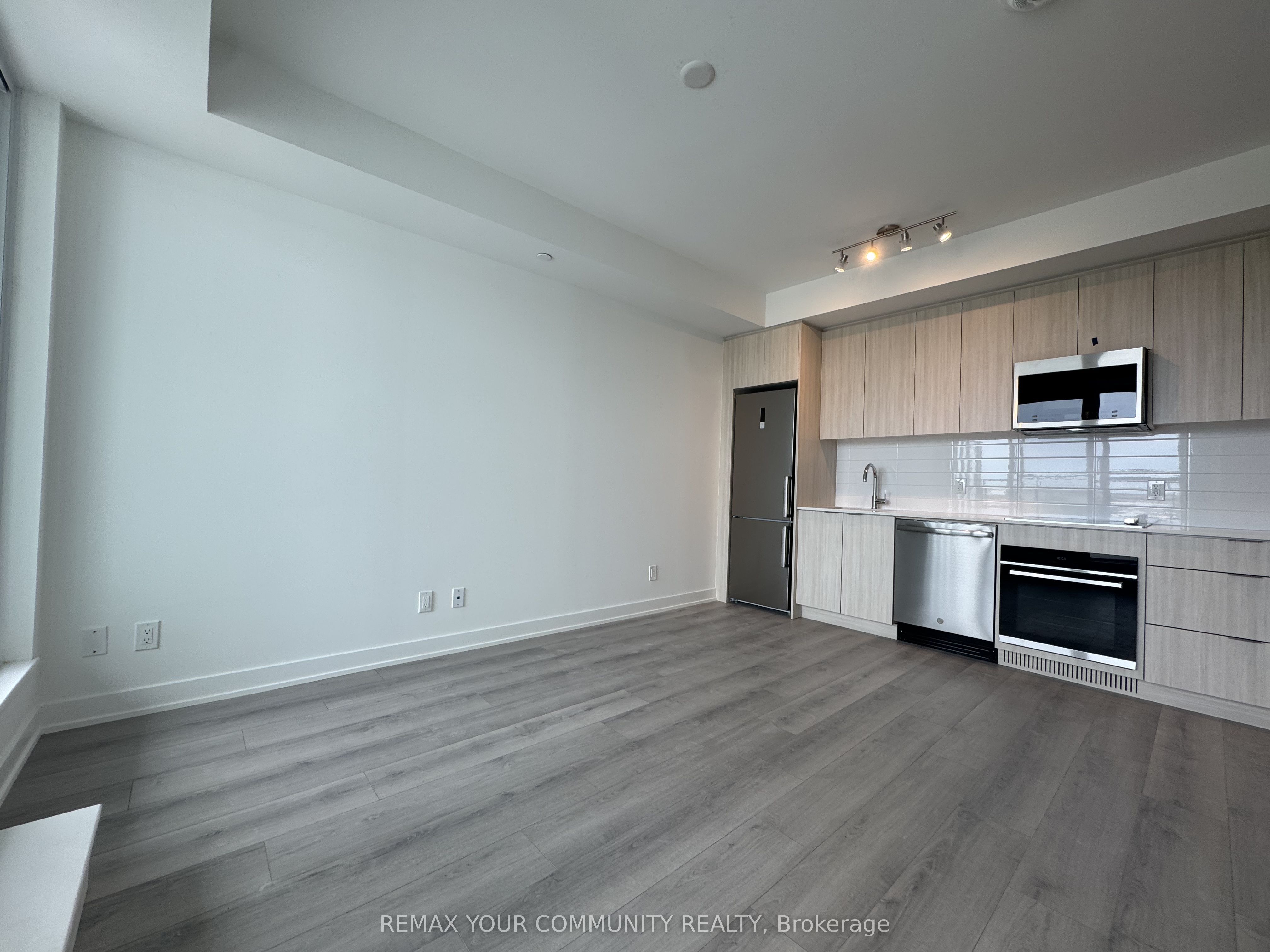 20 Deans Drive 429, Toronto, ON M1L 0J7 photo 5