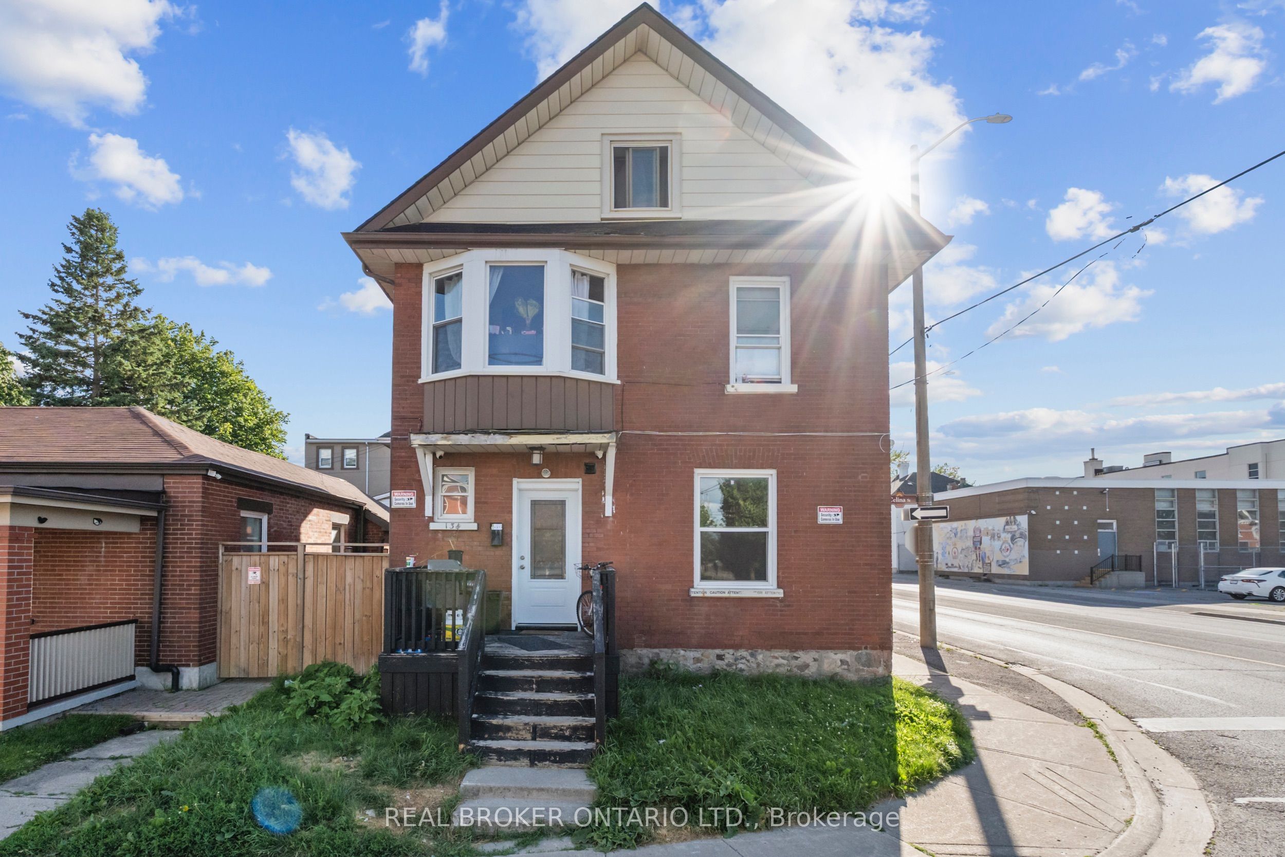 134 Celina Street #01 (Main & Basement), Oshawa, ON L1H 4N5