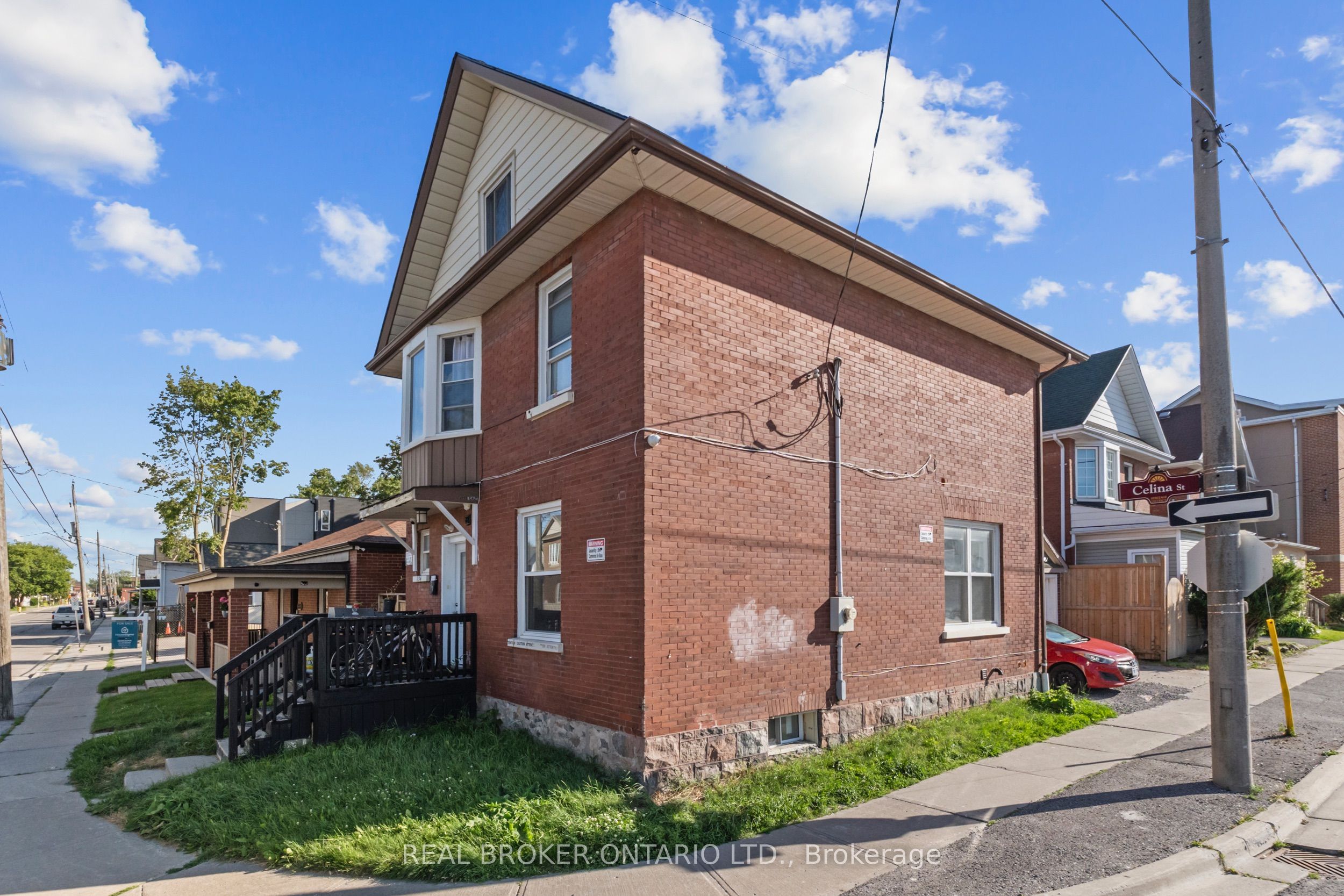 134 Celina Street #01 (Main & Basement), Oshawa, ON L1H 4N5 photo 2