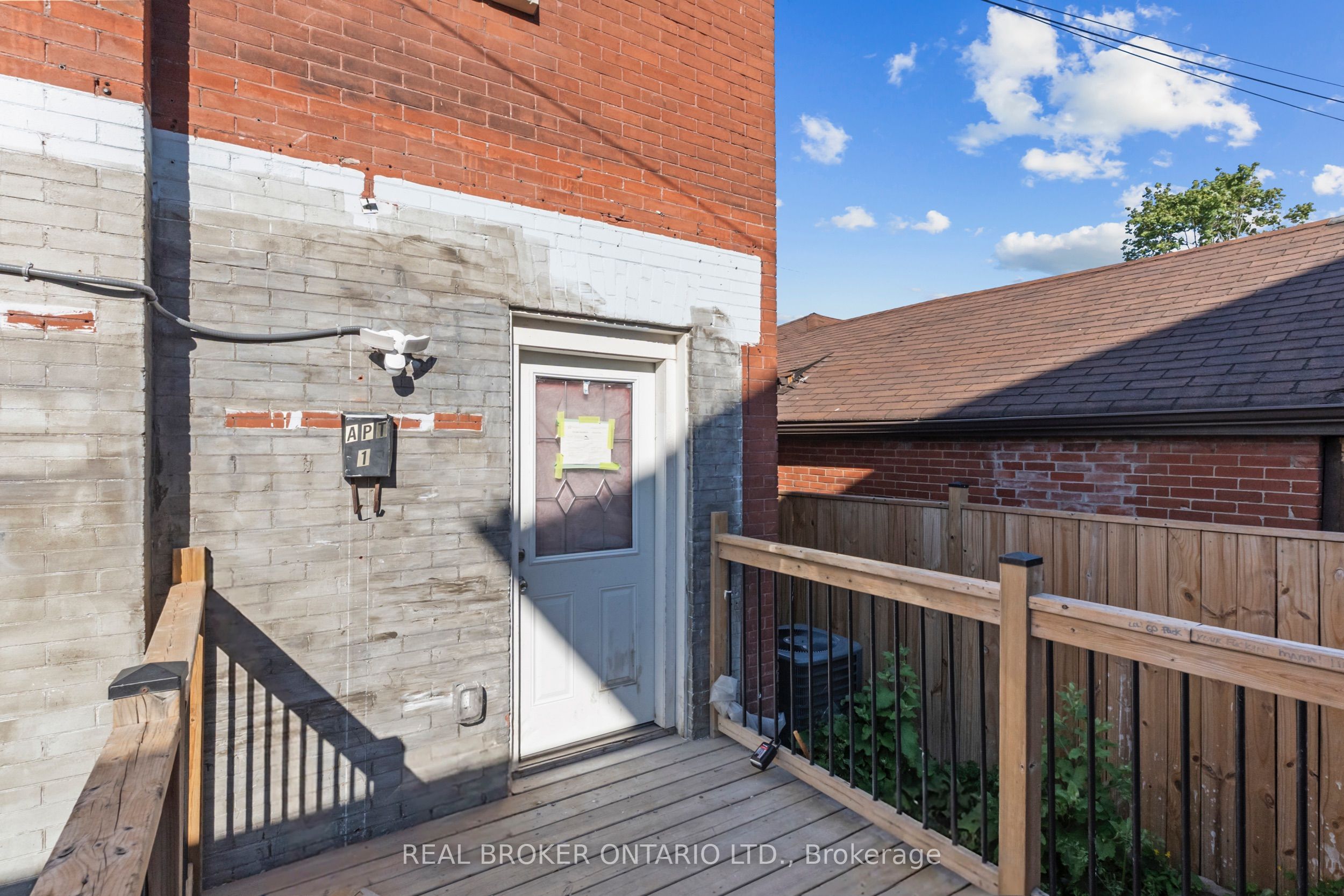 134 Celina Street #01 (Main & Basement), Oshawa, ON L1H 4N5 photo 4