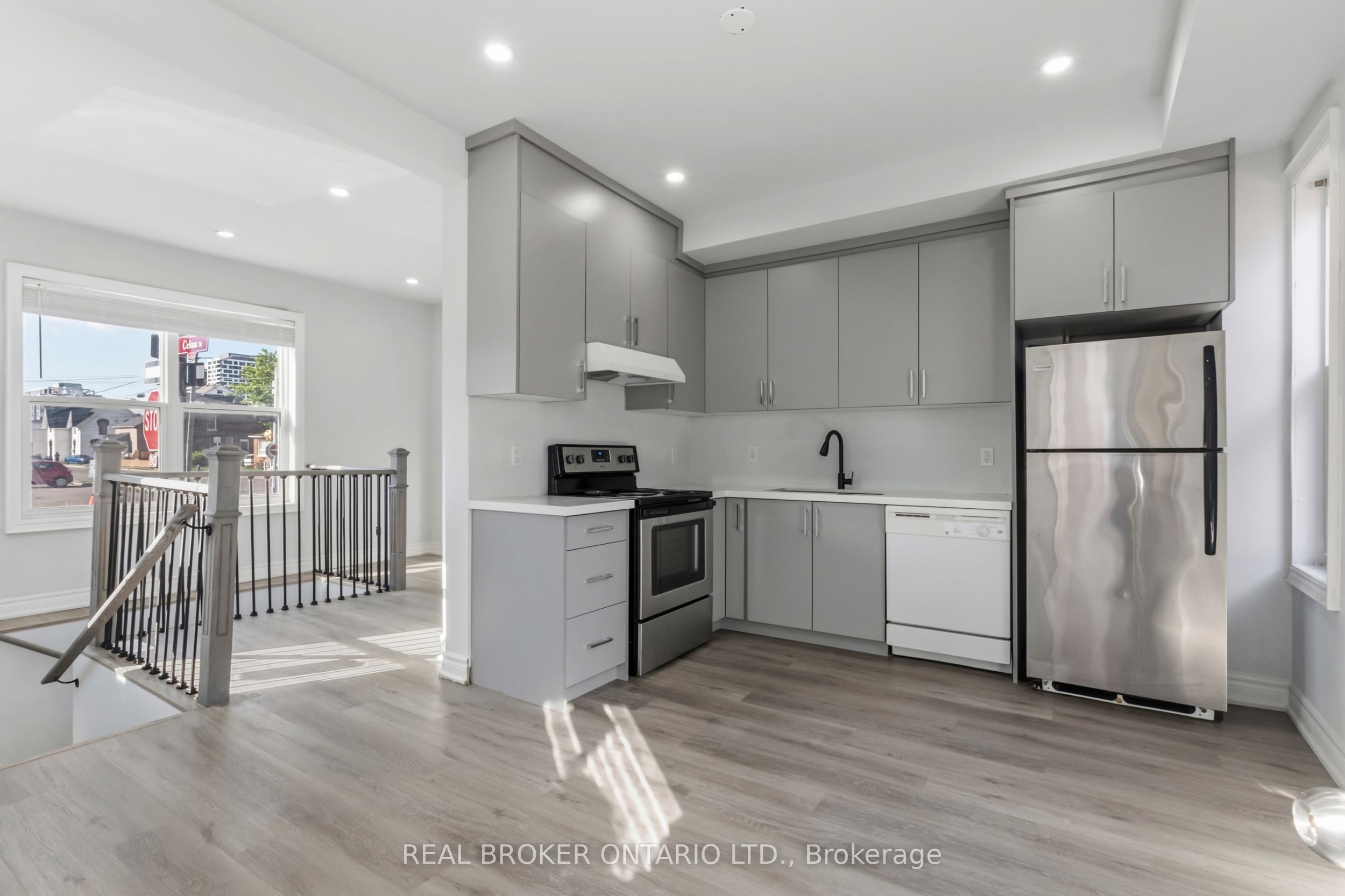 134 Celina Street #01 (Main & Basement), Oshawa, ON L1H 4N5 photo 5