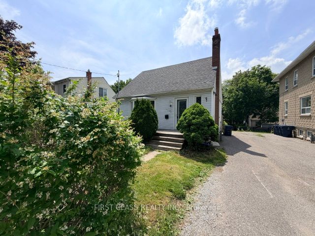 44 Scotia Avenue, Toronto, ON M1L 4E6