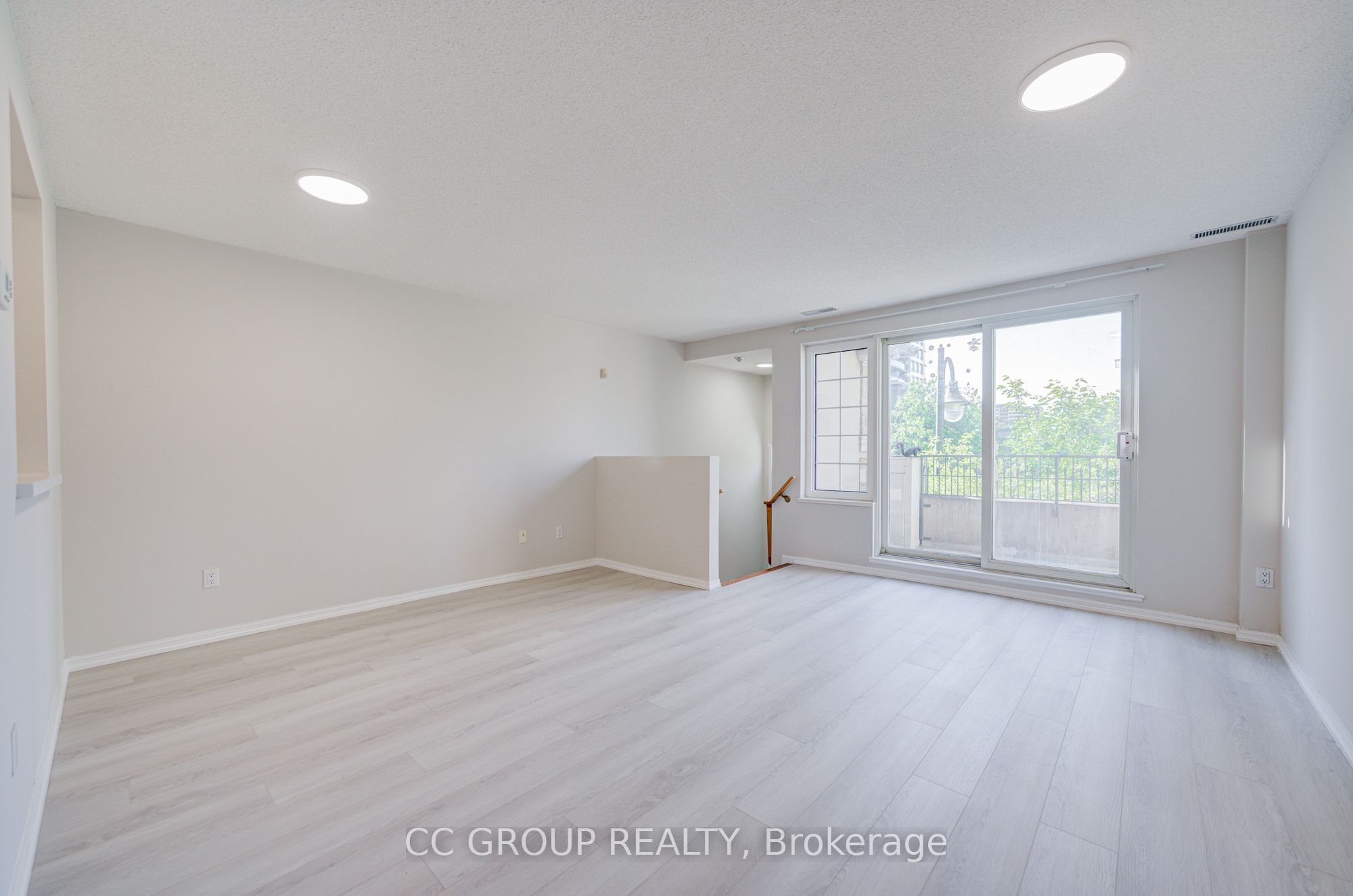 188 Bonis Avenue 519, Toronto, ON M1T 3W3 photo 5