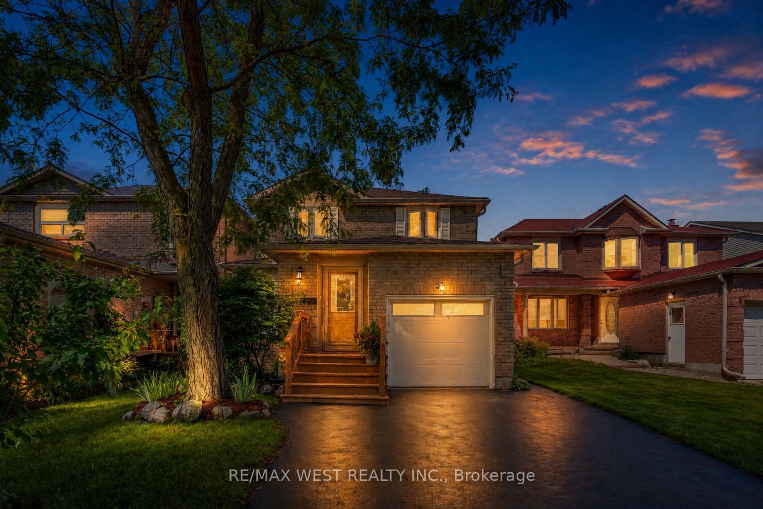 1457 Anton Square, Pickering, ON L1V 5S5 photo 2
