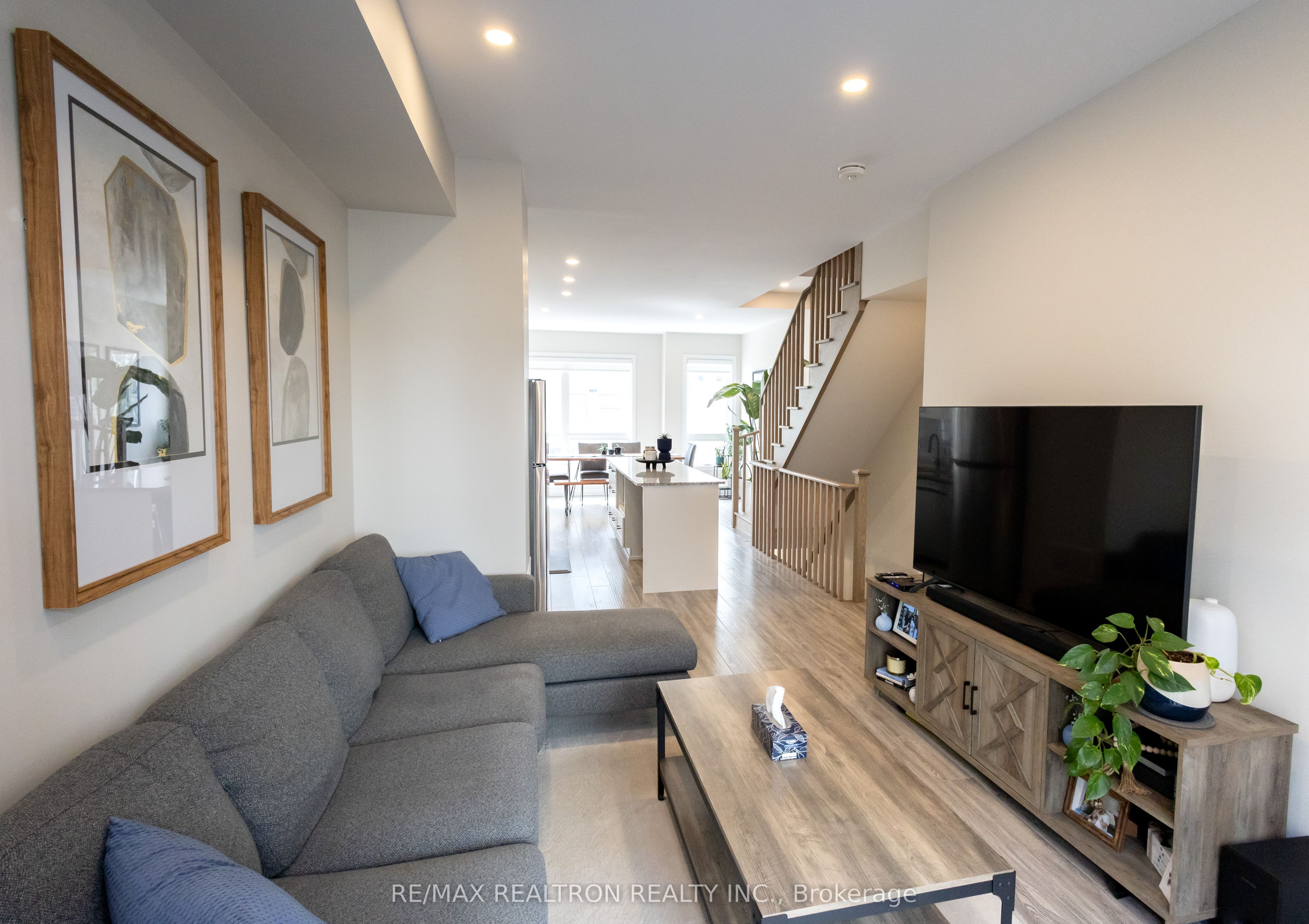 1623 Pleasure Valley Path N, Oshawa, ON L1G 0E3