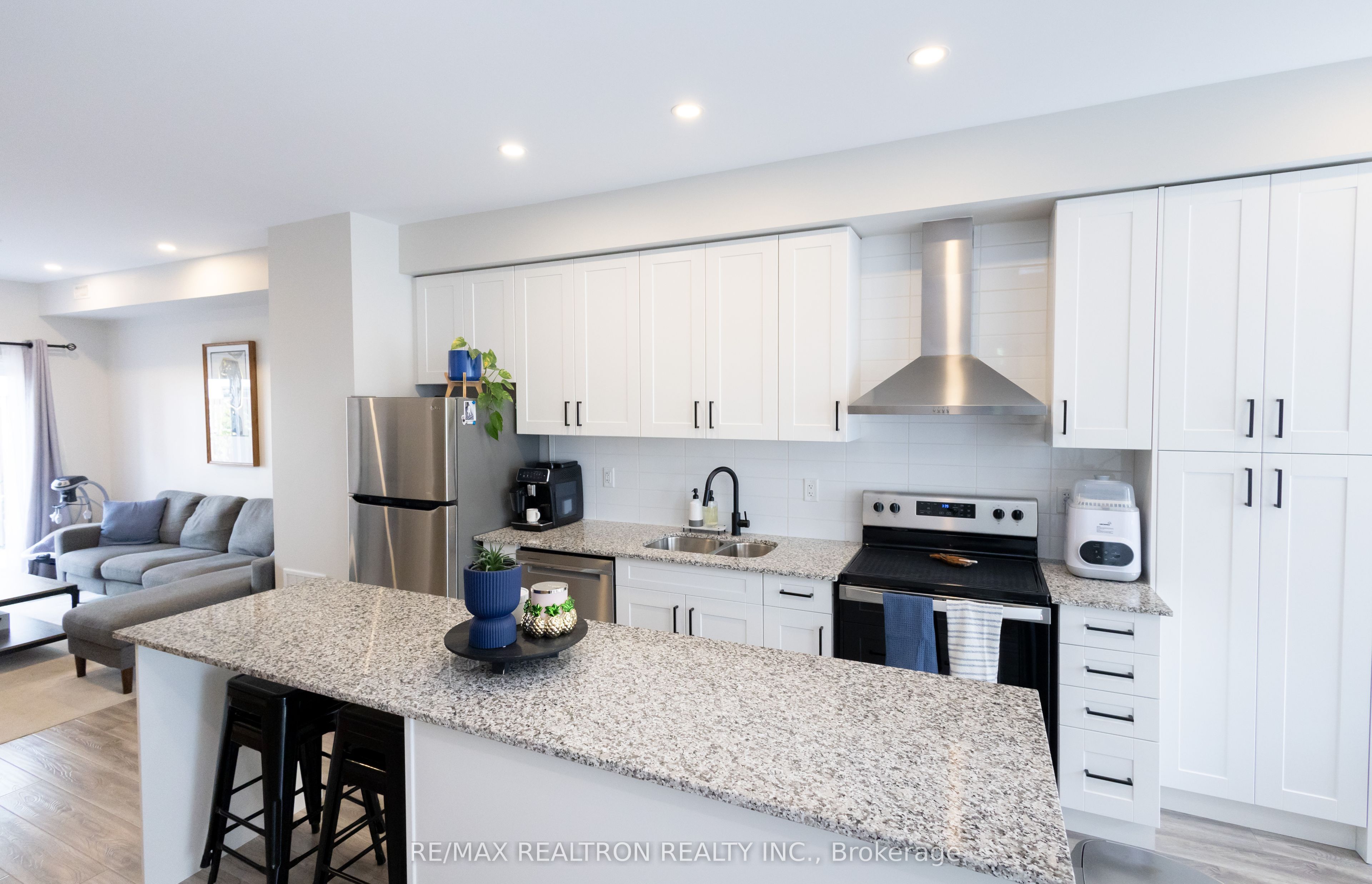 1623 Pleasure Valley Path N, Oshawa, ON L1G 0E3 photo 5
