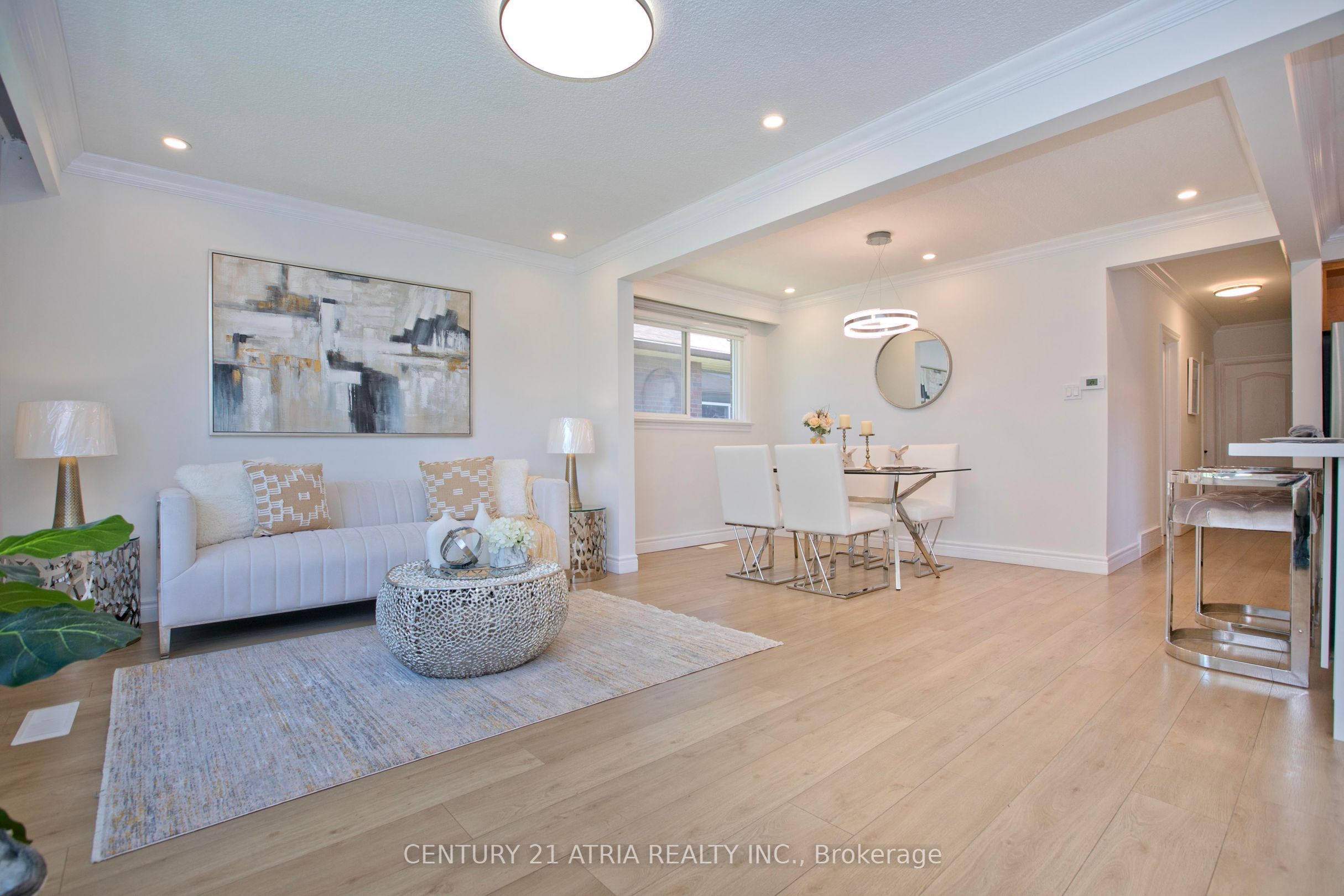 53 Bergen Road, Toronto, ON M1P 1S1 photo 3