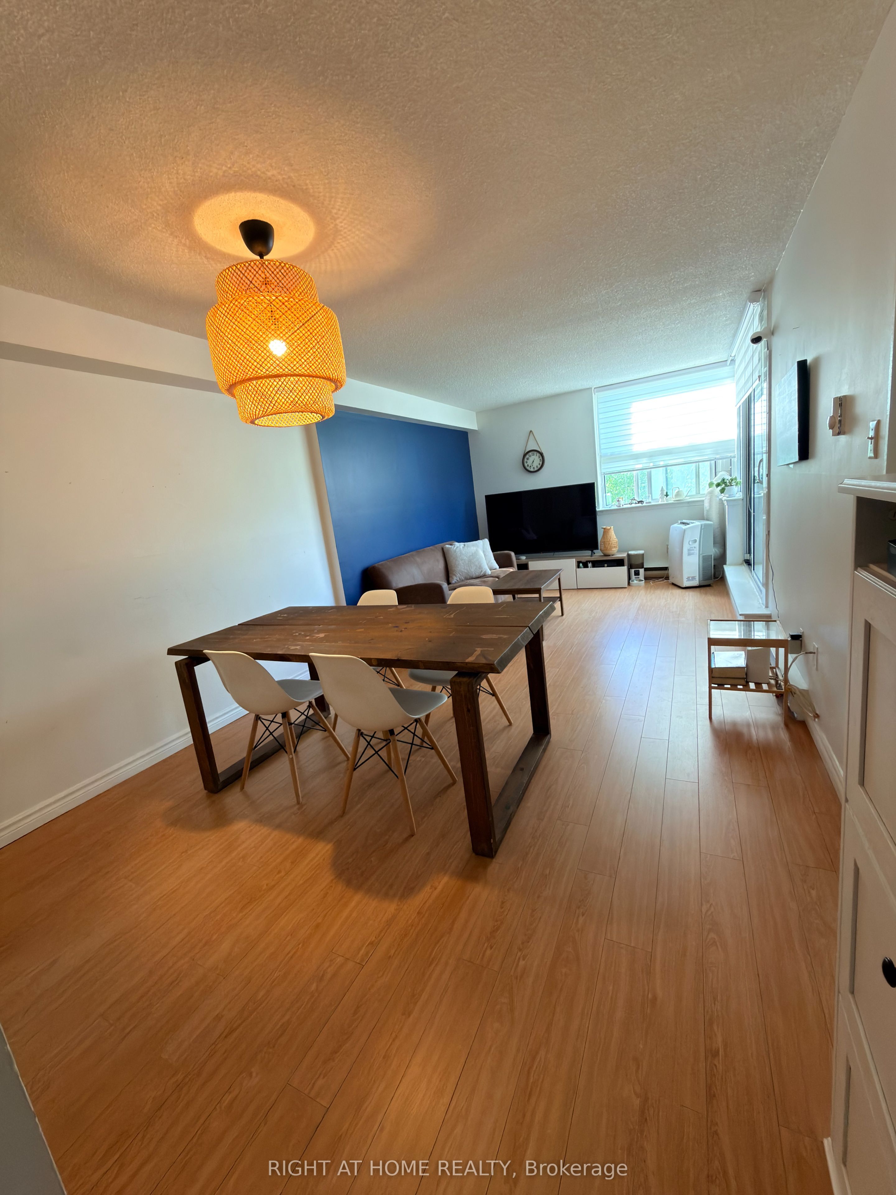 2500 Bridletowne Circle #208, Toronto, ON M1W 2V6 photo 2