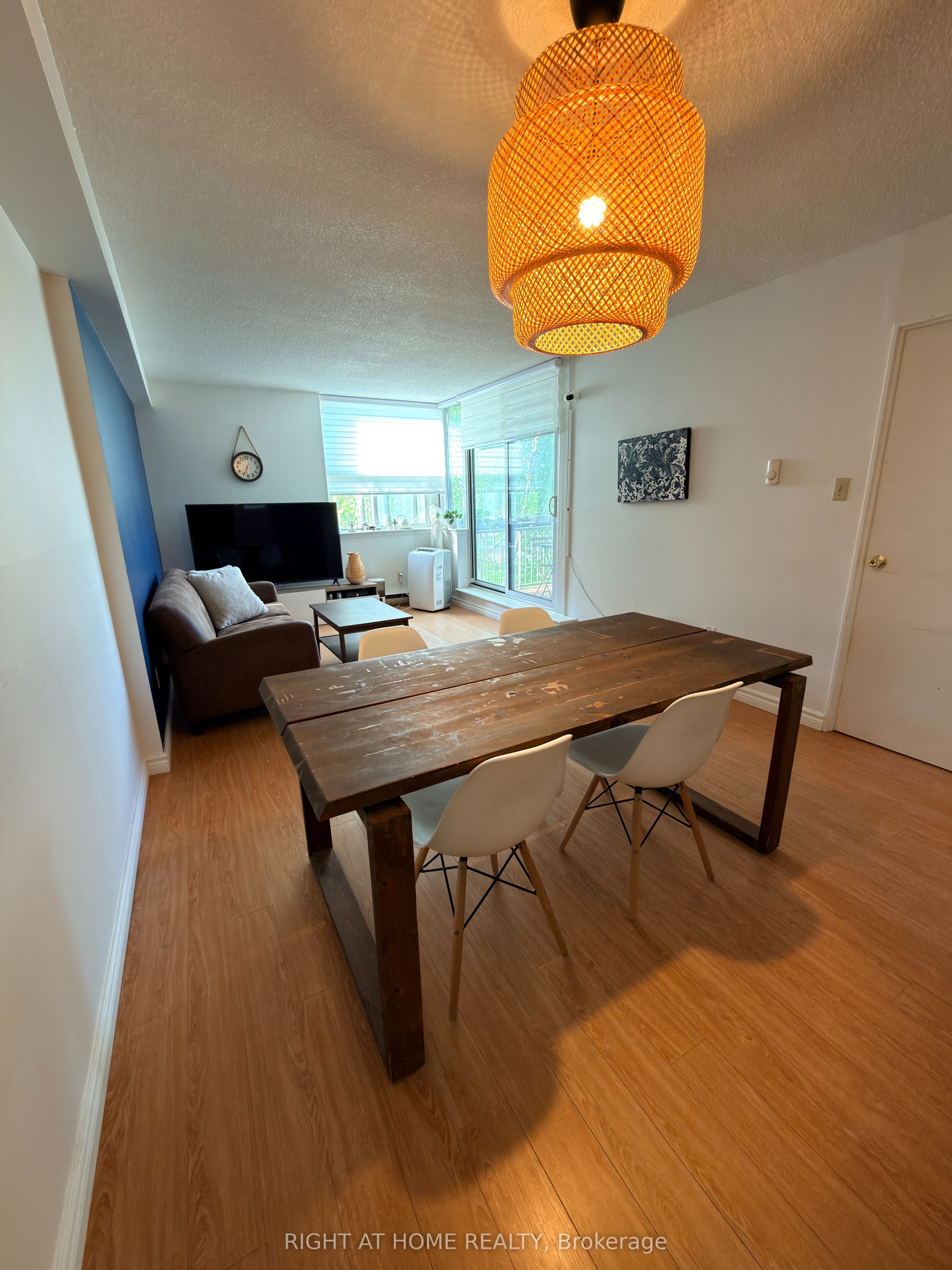 2500 Bridletowne Circle #208, Toronto, ON M1W 2V6 photo 3