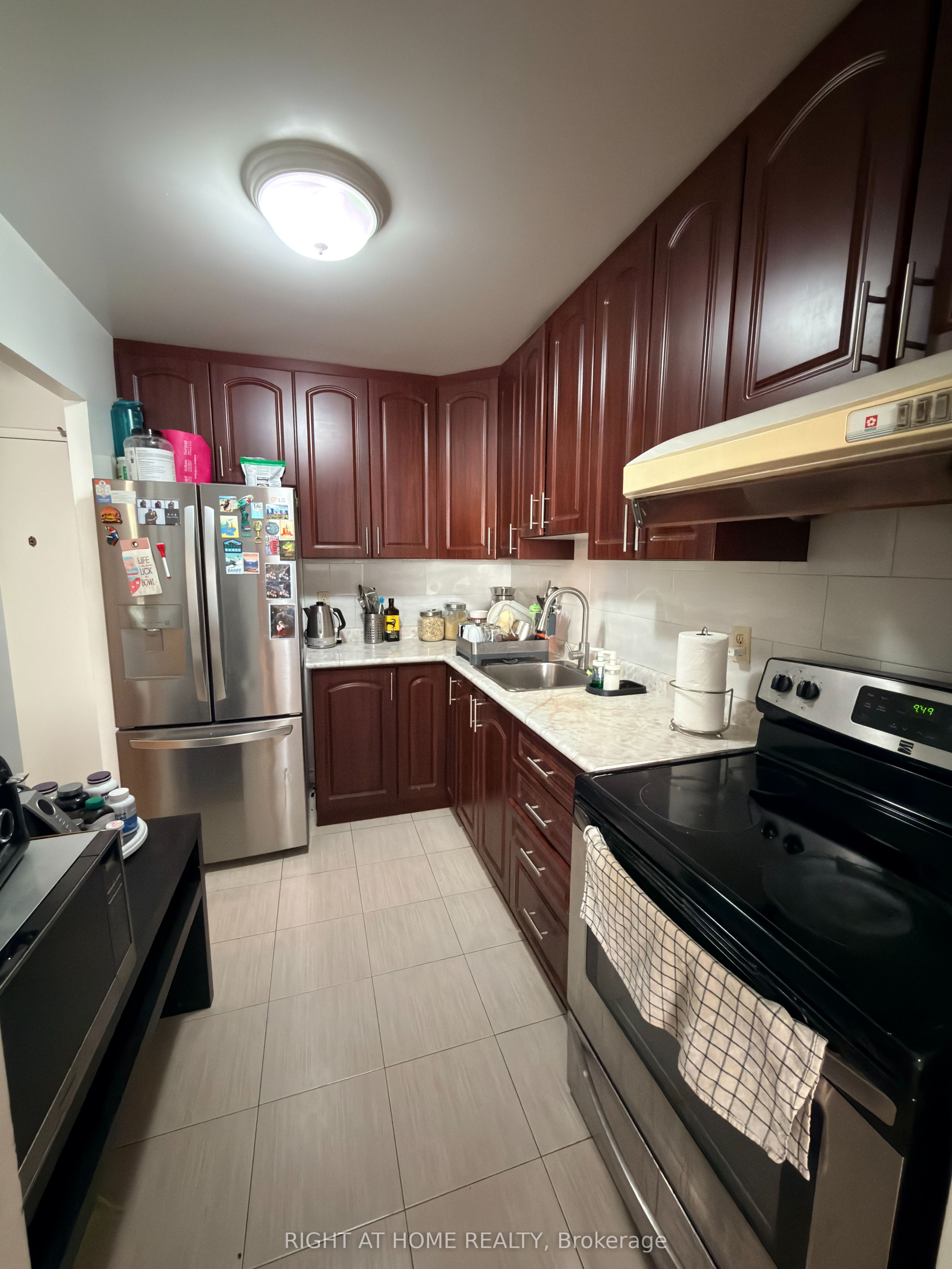2500 Bridletowne Circle #208, Toronto, ON M1W 2V6 photo 4