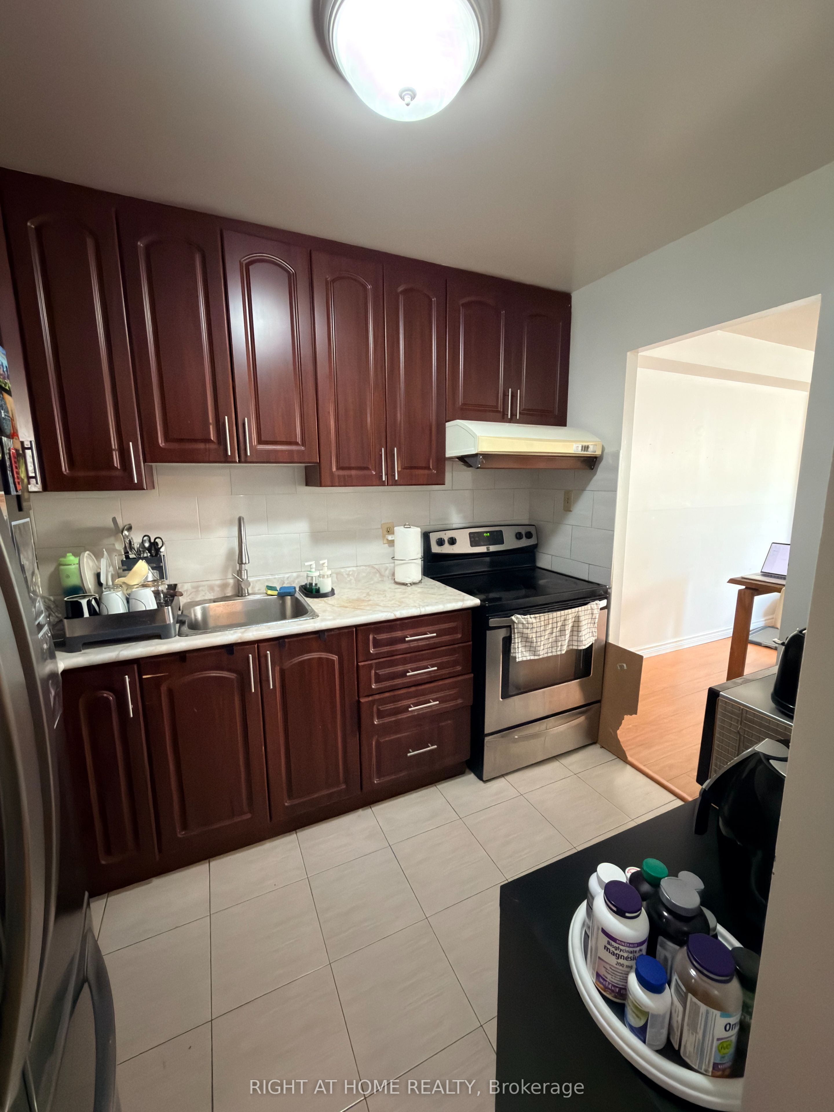 2500 Bridletowne Circle #208, Toronto, ON M1W 2V6 photo 5