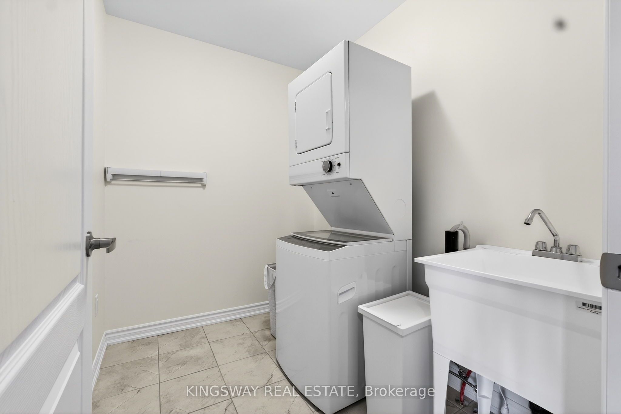 2144 Hallandale Street, Oshawa, ON L1L 0V1 photo 5