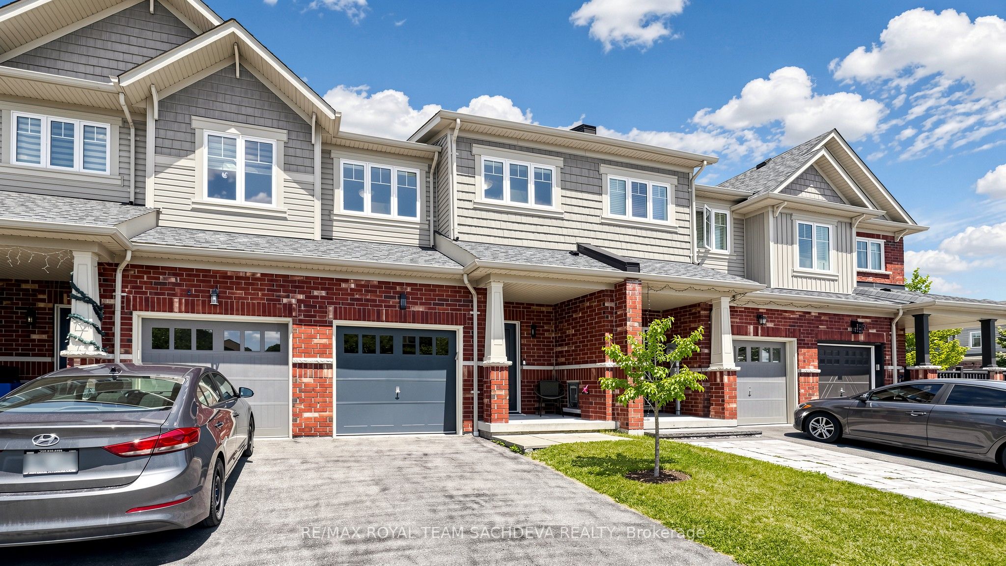 70 Artania Street, Oshawa, ON L1L 0E6 photo 2