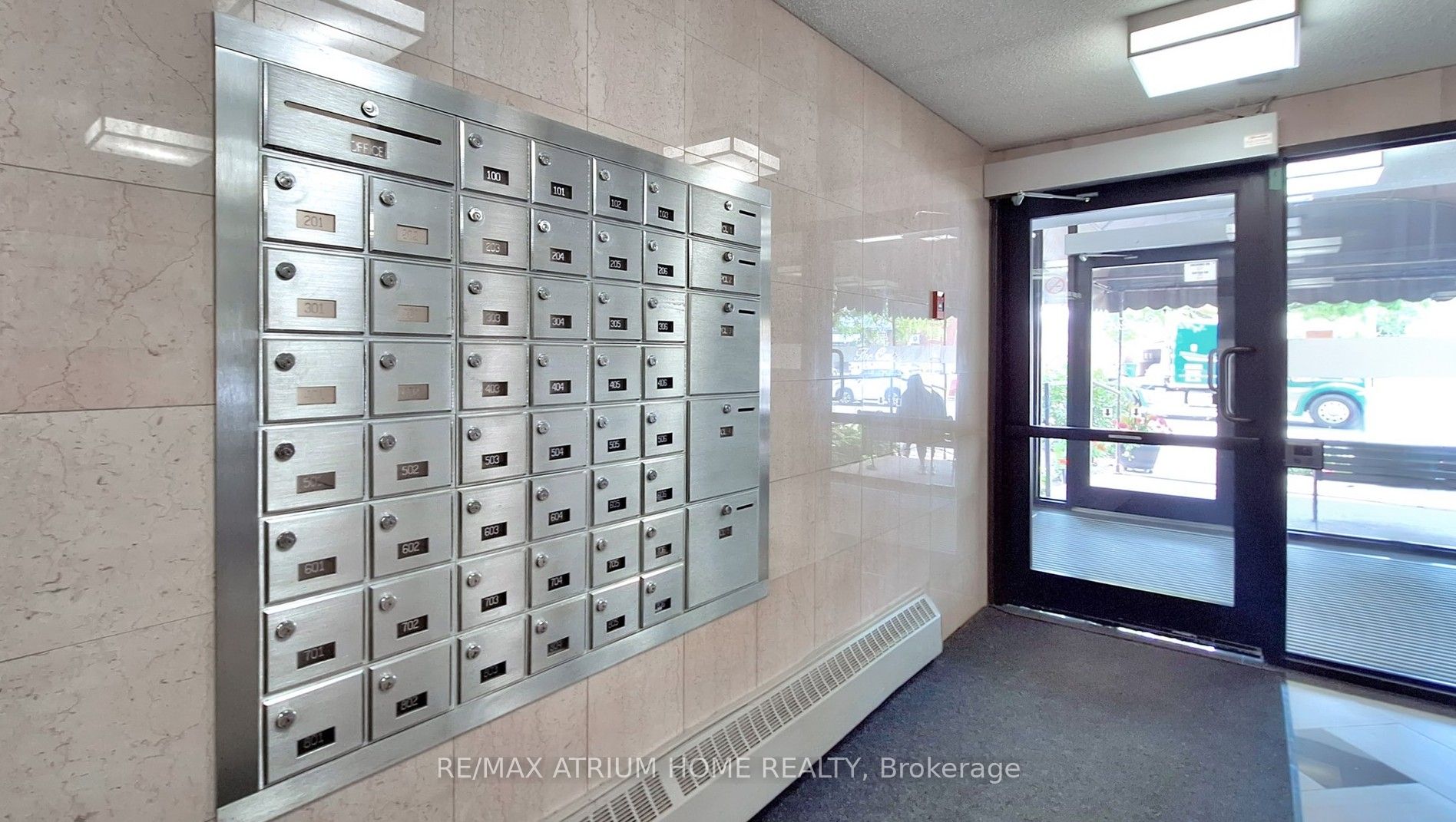 1101 Pharmacy Avenue 804, Toronto, ON M1R 2Y3 photo 3