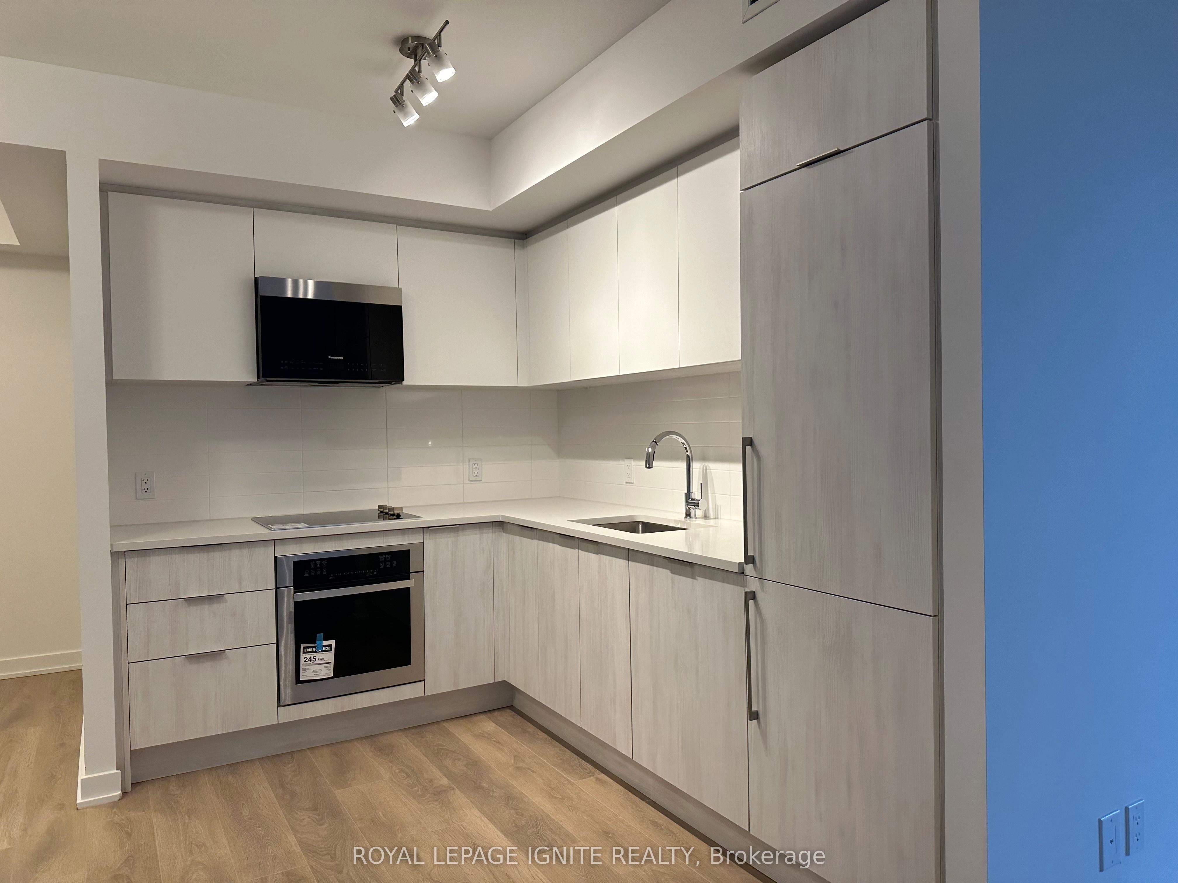 2033 Kennedy Road 3002, Toronto, ON M1T 0B9 photo 2