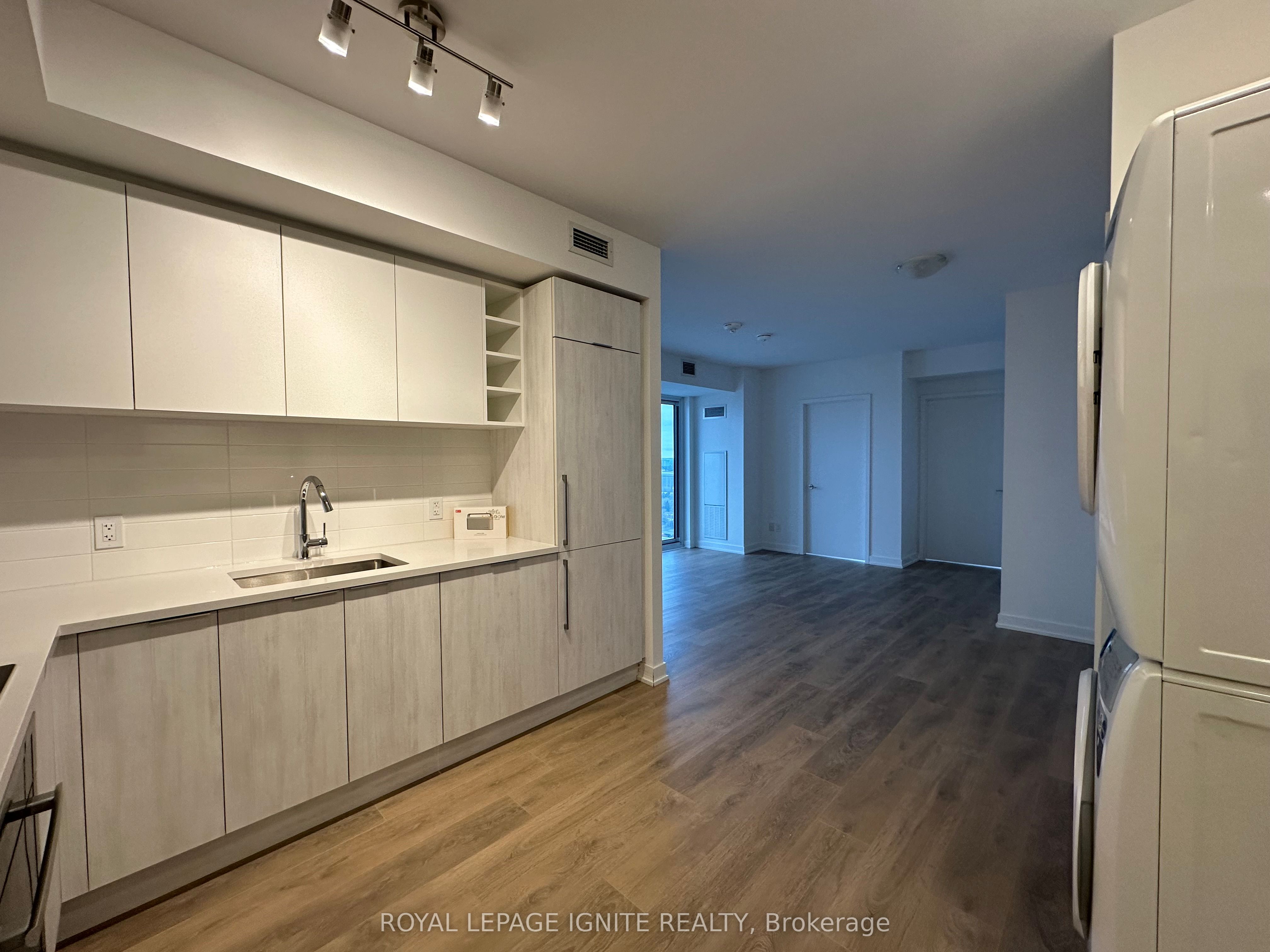 2033 Kennedy Road 3002, Toronto, ON M1T 0B9 photo 4