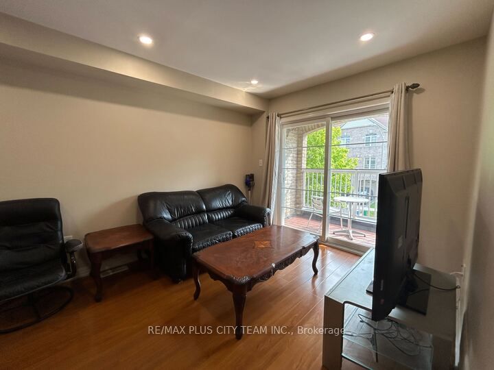 10 Cullcastle Street W, Ajax, ON L1S 0A9 photo 4