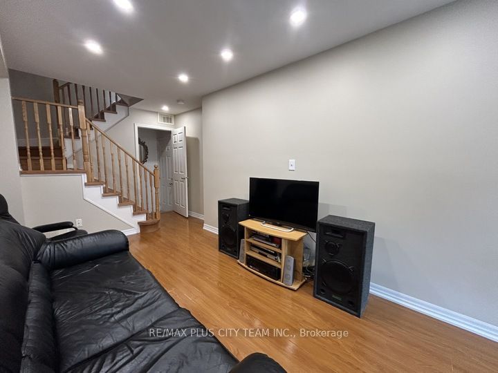 10 Cullcastle Street W, Ajax, ON L1S 0A9 photo 5