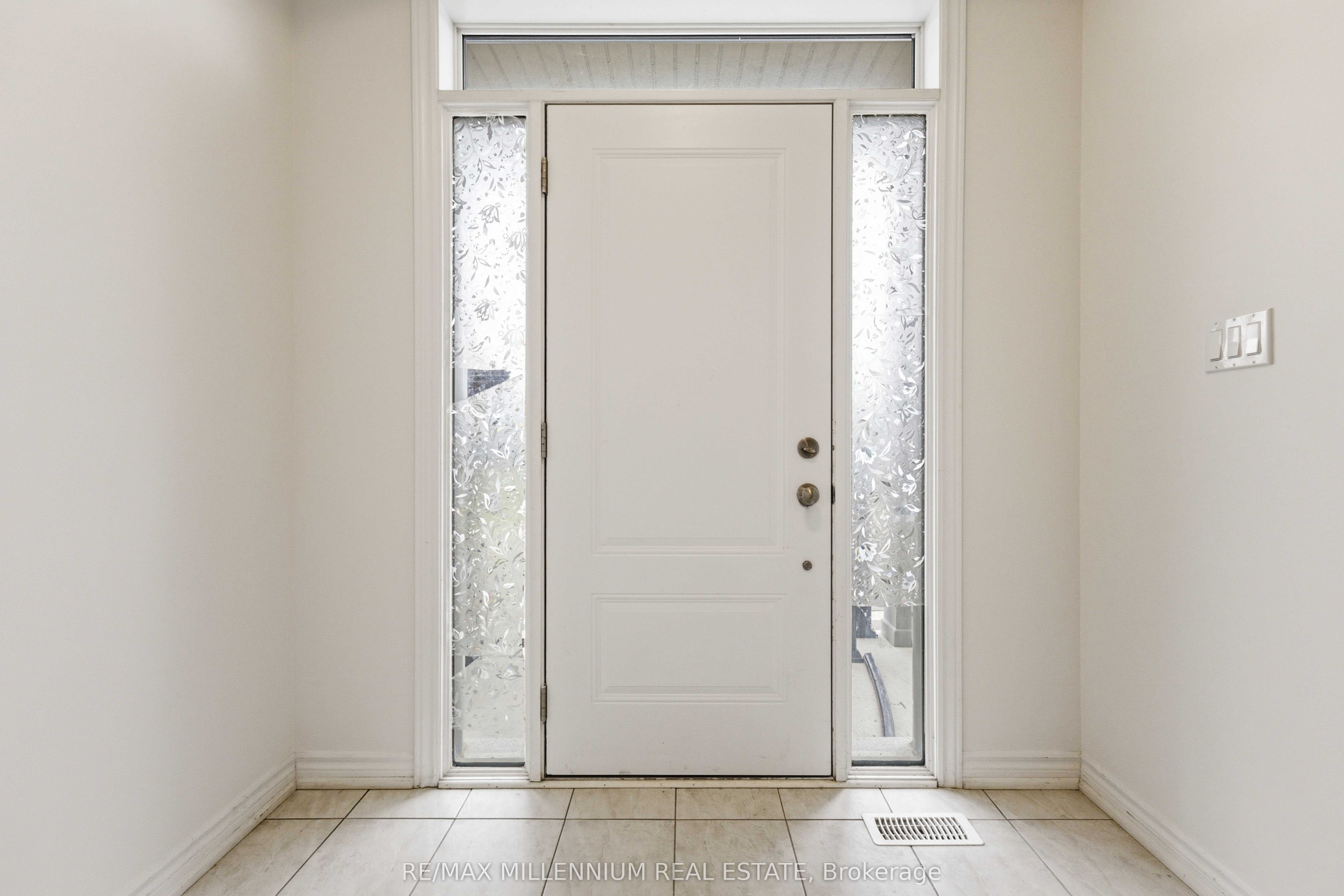 775 Chinook Path, Oshawa, ON L1H 0A7 photo 4