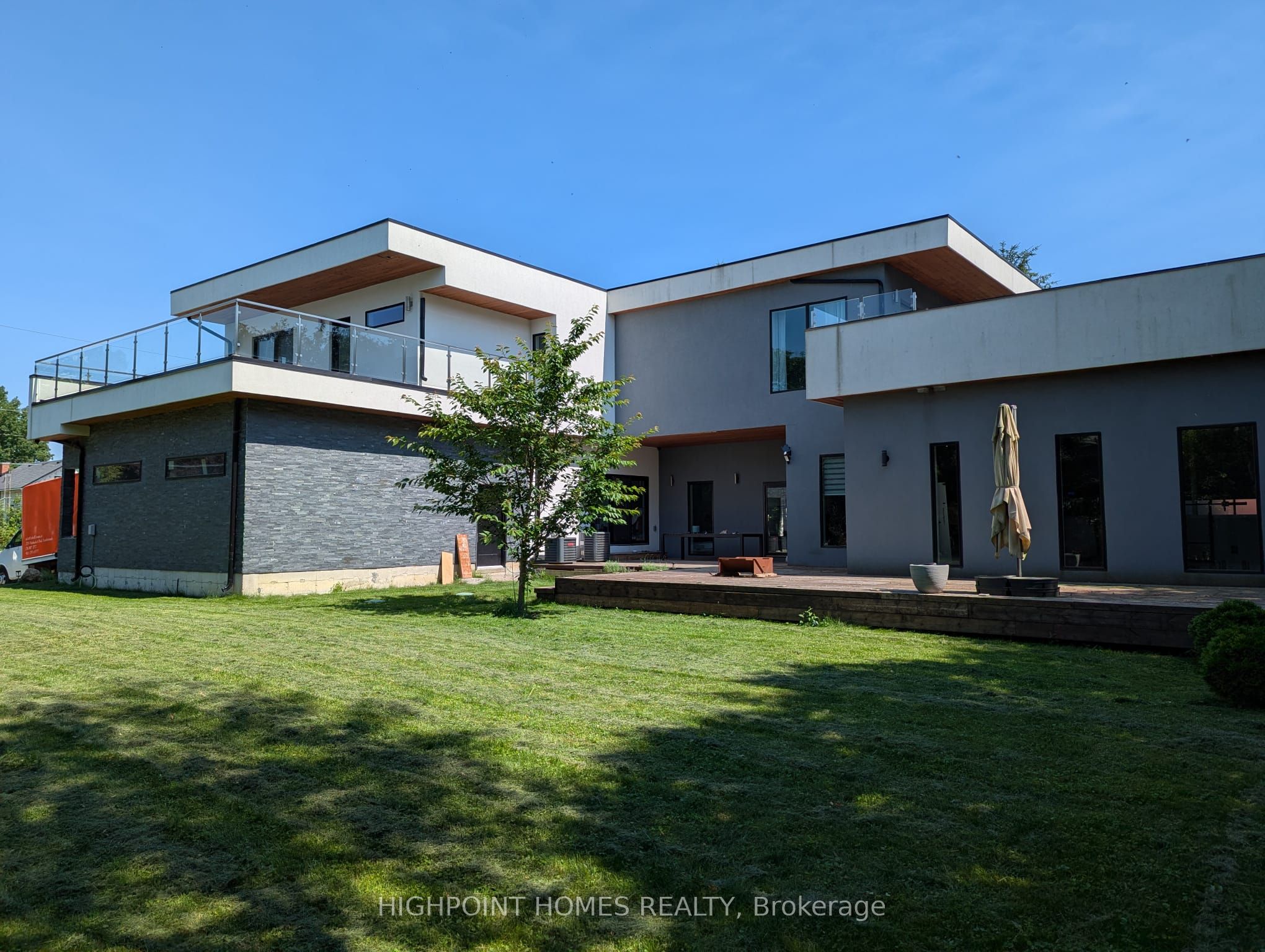 5010 Barber Street, Pickering, ON L1Y 1B4 photo 2