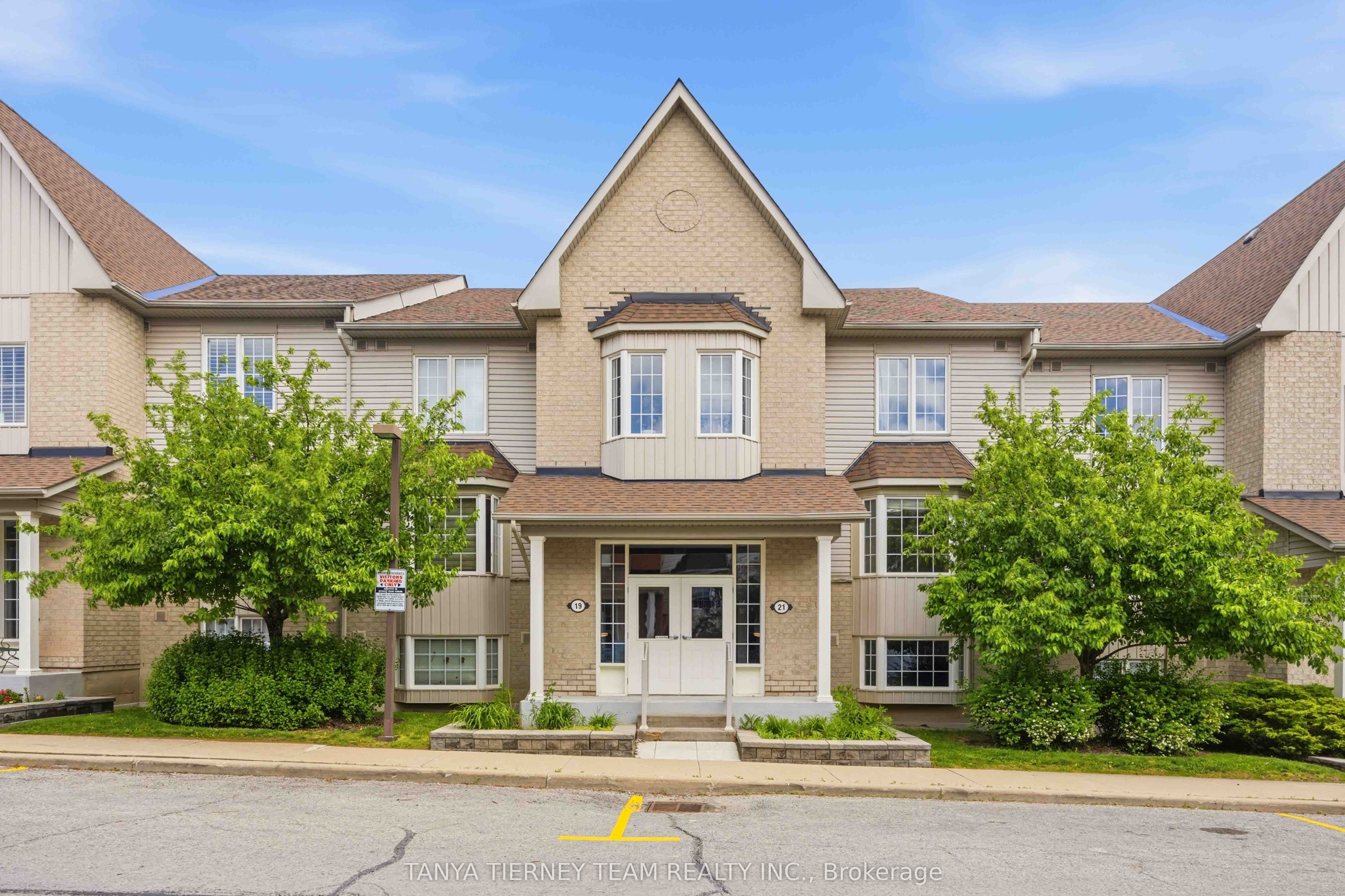 21 Petra Way 2, Whitby, ON L1R 0A6 photo 2