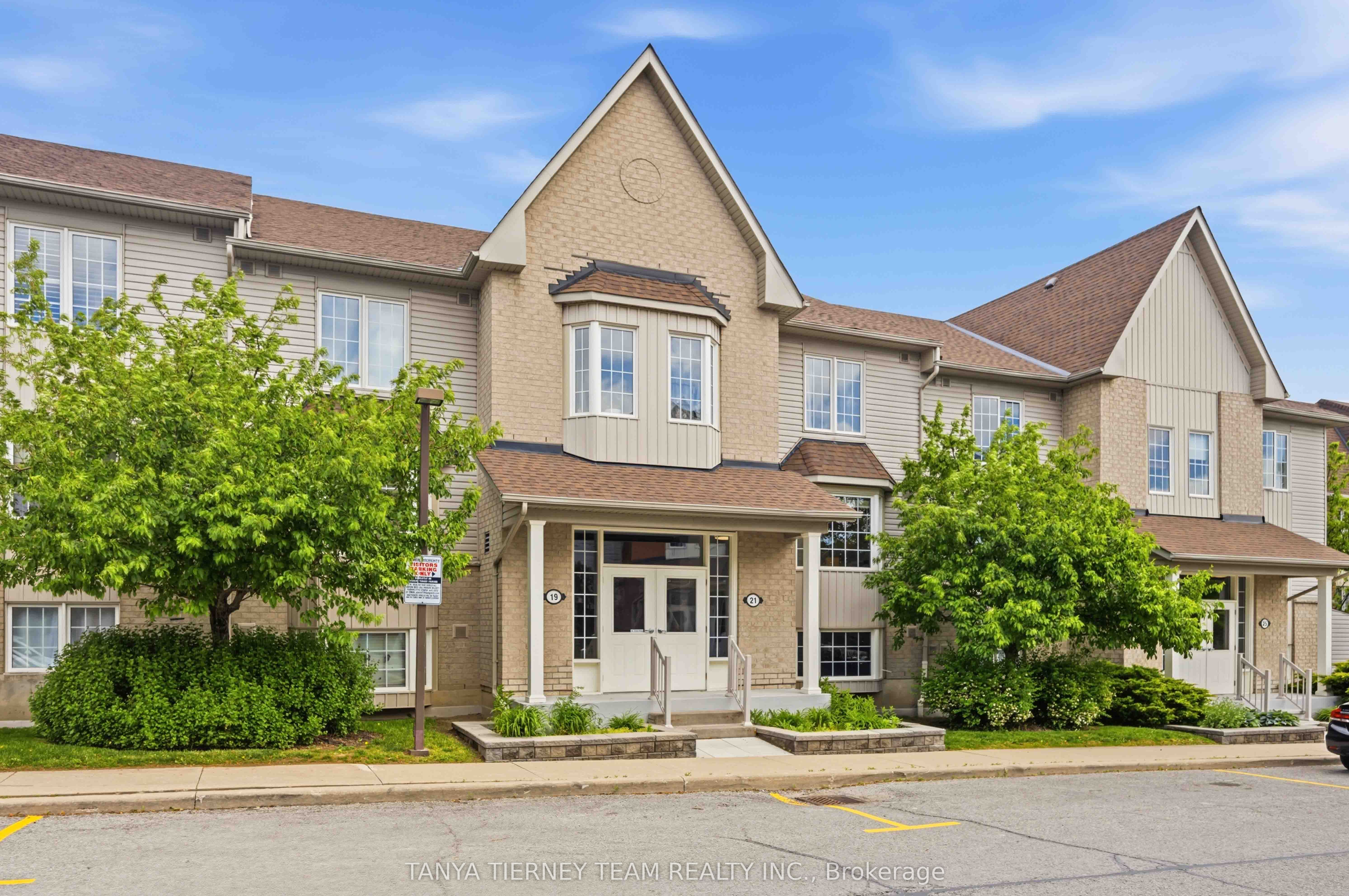21 Petra Way 2, Whitby, ON L1R 0A6 photo 3