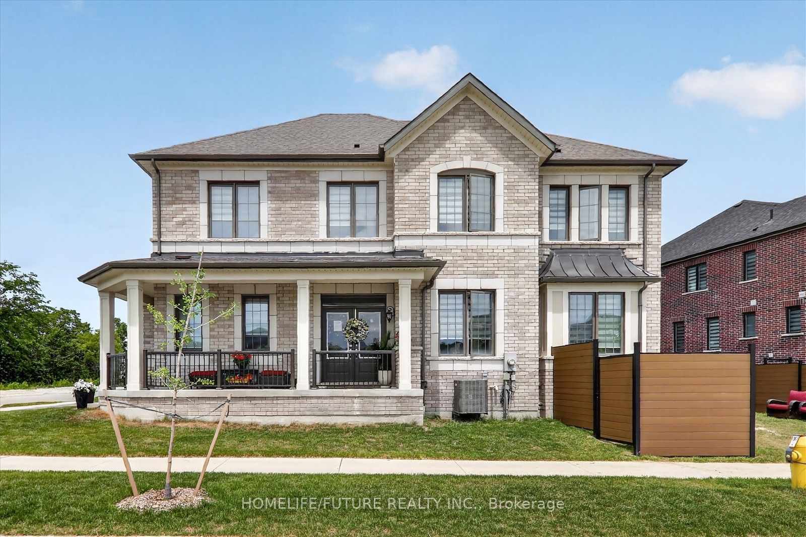 1866 Passionfruit Grove, Pickering, ON L1Y 0B5