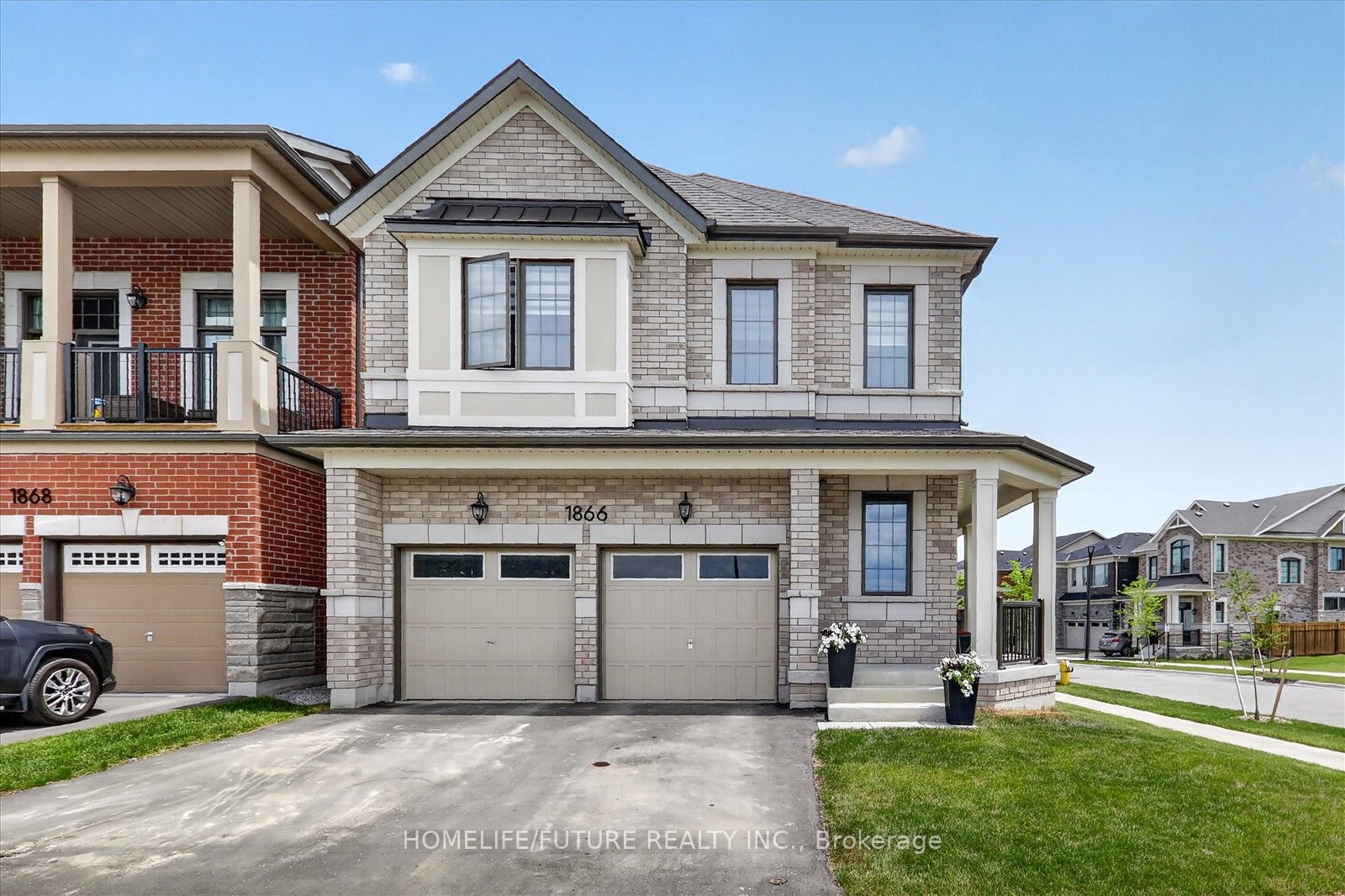 1866 Passionfruit Grove, Pickering, ON L1Y 0B5 photo 2
