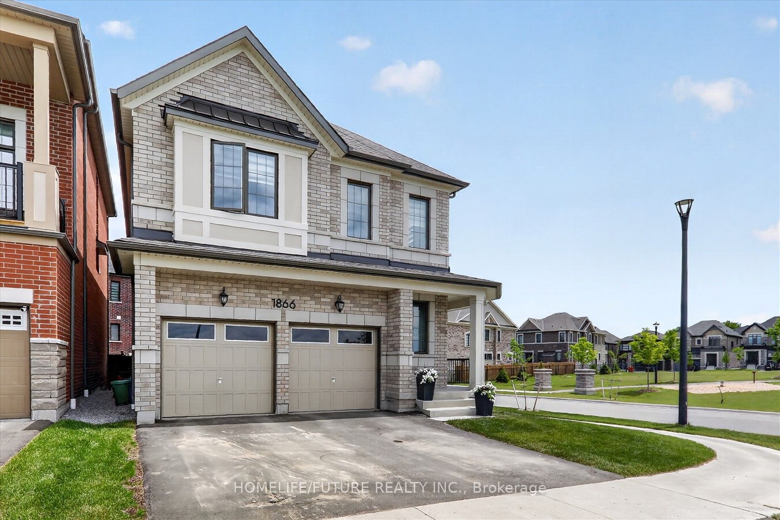 1866 Passionfruit Grove, Pickering, ON L1Y 0B5 photo 3