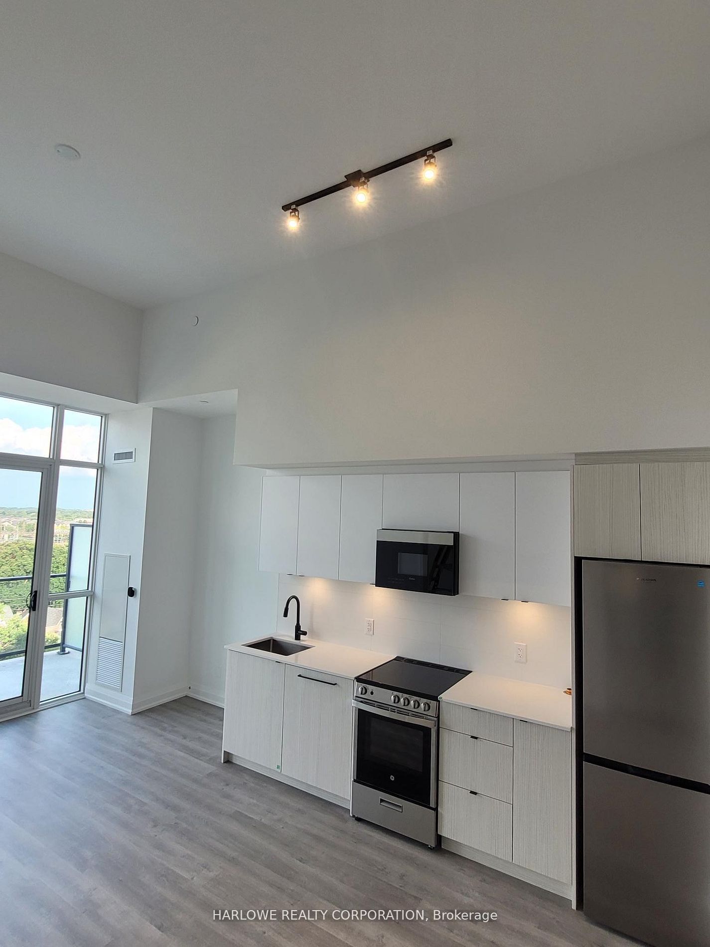 2369 Danforth Avenue PH05, Toronto, ON M4C 0B1 photo 3