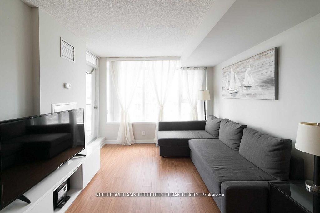 25 Town Centre Court 2106, Toronto, ON M1P 0B4