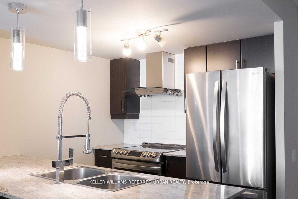 25 Town Centre Court 2106, Toronto, ON M1P 0B4 photo 2