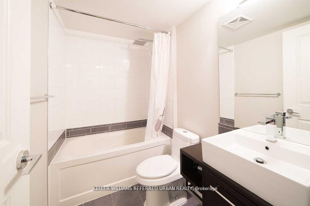 25 Town Centre Court 2106, Toronto, ON M1P 0B4 photo 4