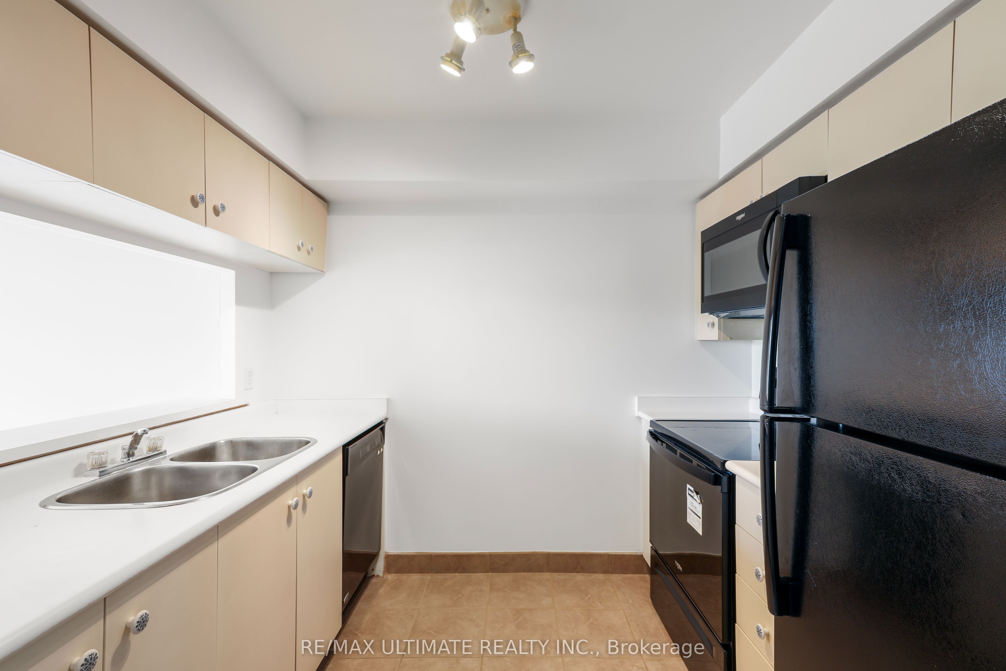 955 O'Connor Drive PH06, Toronto, ON M4B 2S7 photo 5