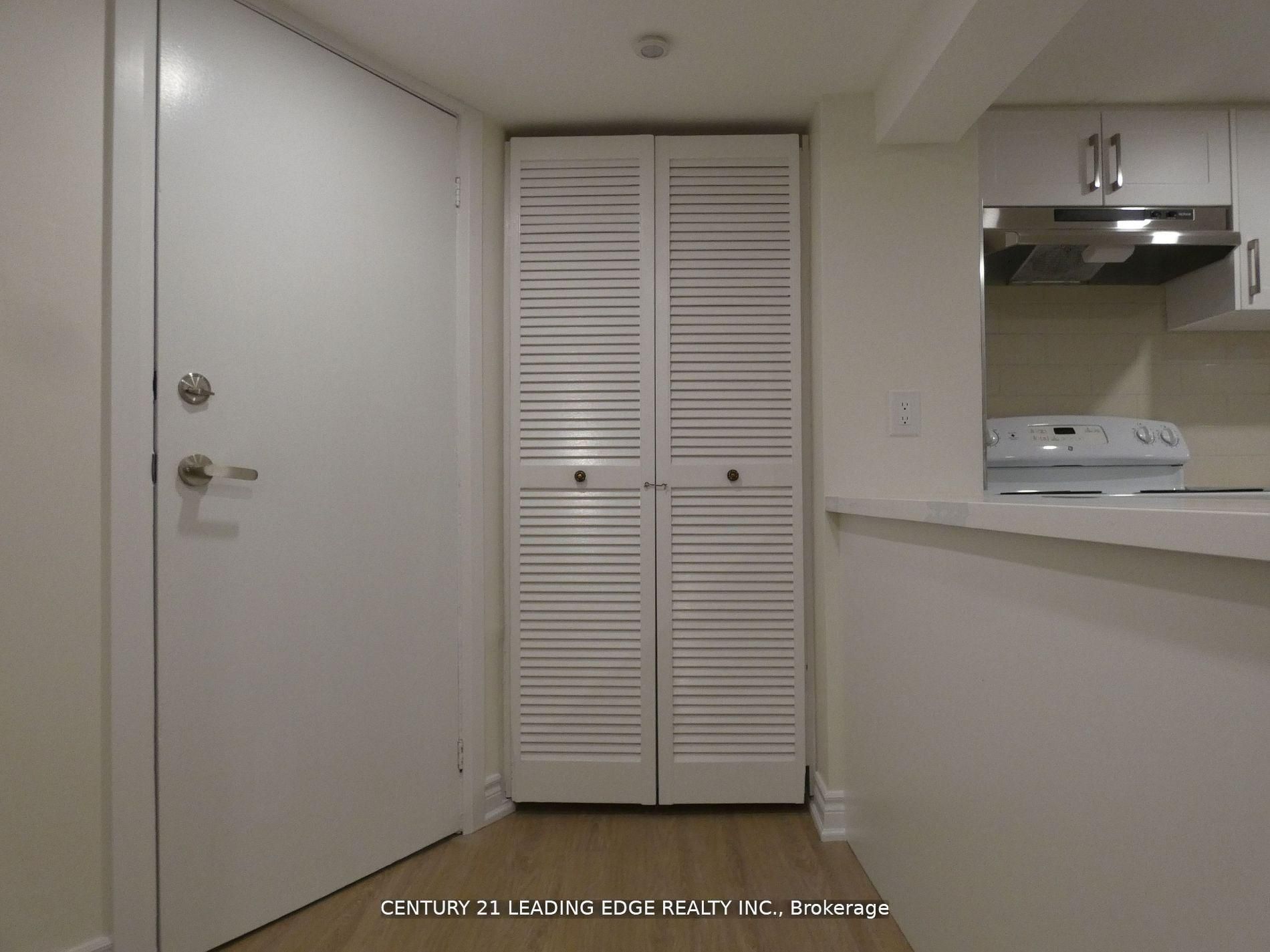 26 Scotswood Road Lower, Toronto, ON M1R 3N2 photo 2