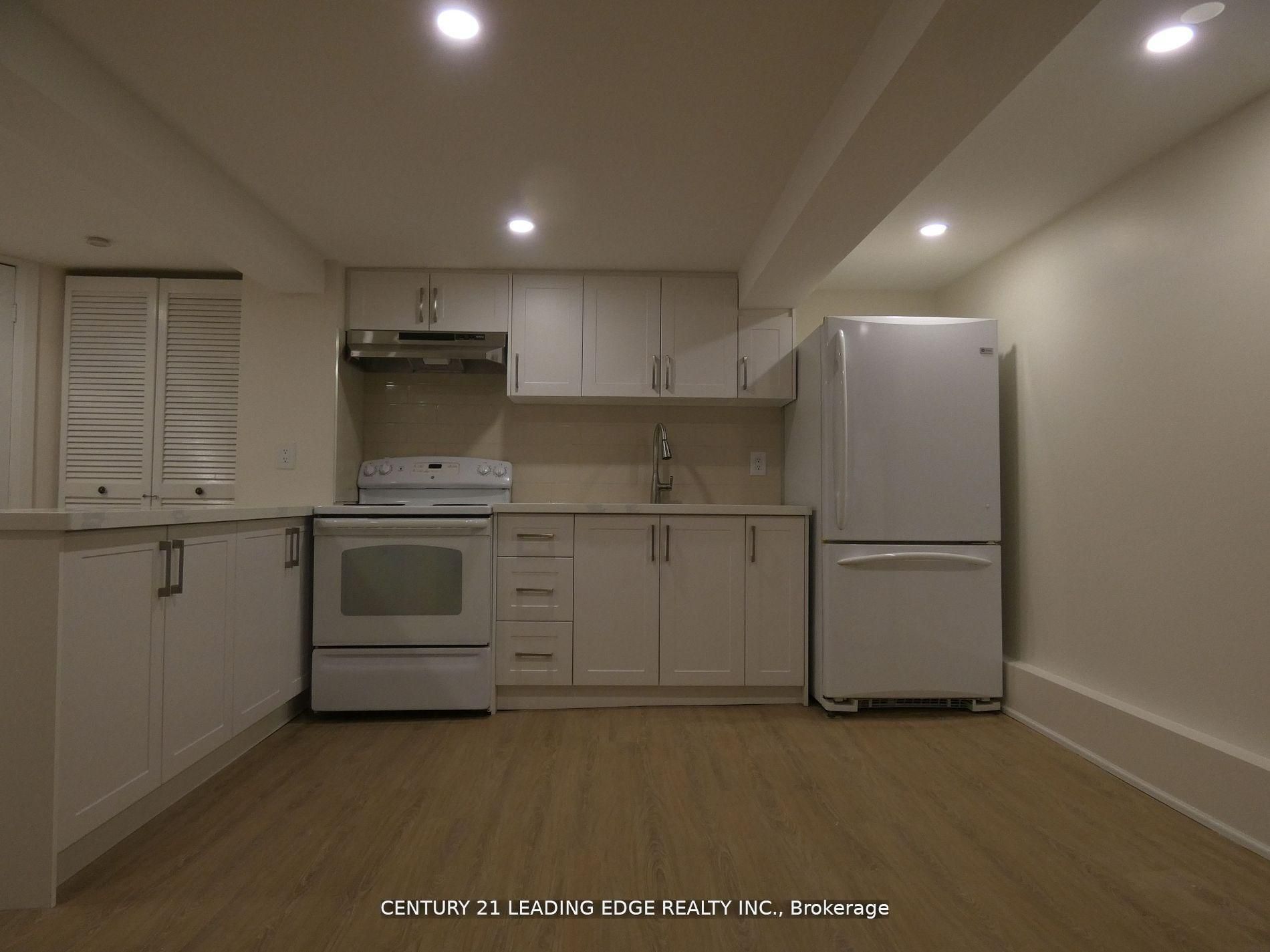 26 Scotswood Road Lower, Toronto, ON M1R 3N2 photo 4