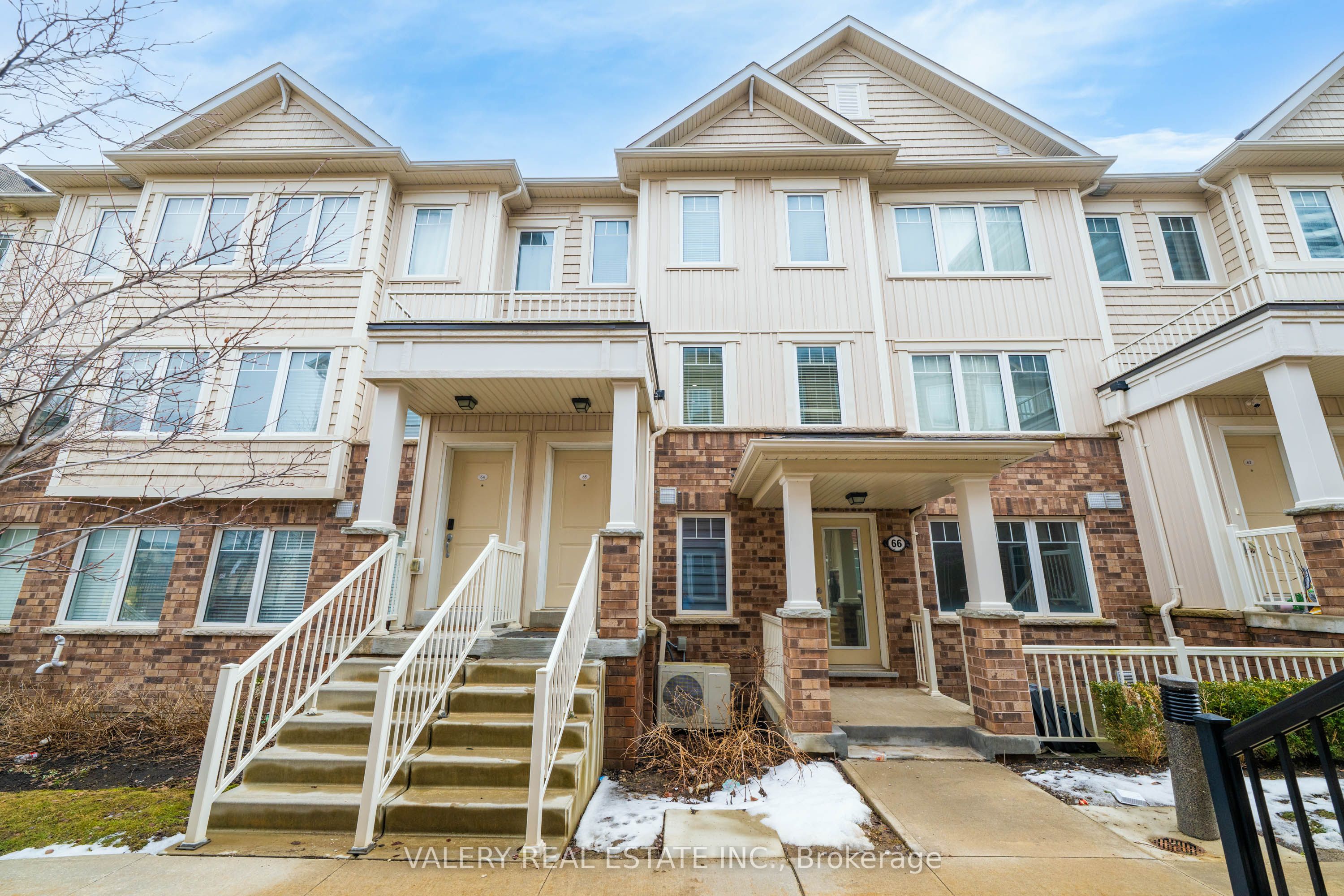 2500 Hill Rise Court 65, Oshawa, ON L1L 0M6 photo 2