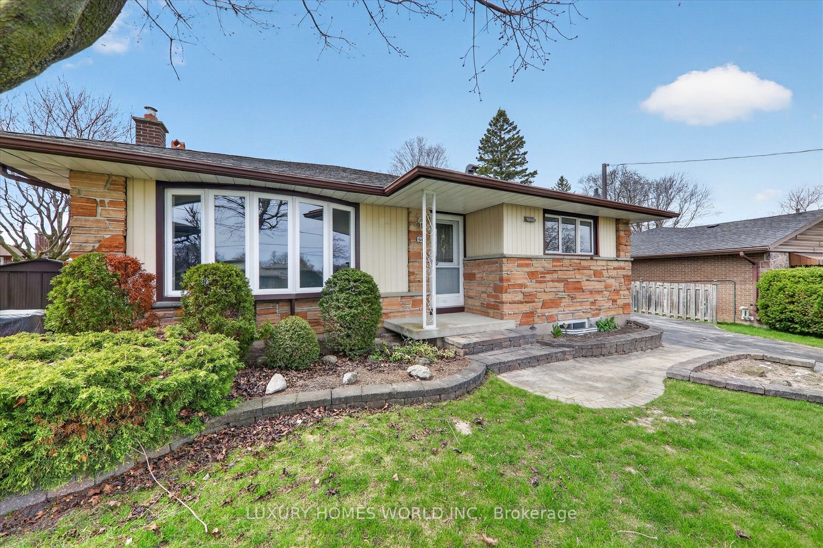 64 Gatineau Street, Oshawa, ON L1H 7G3