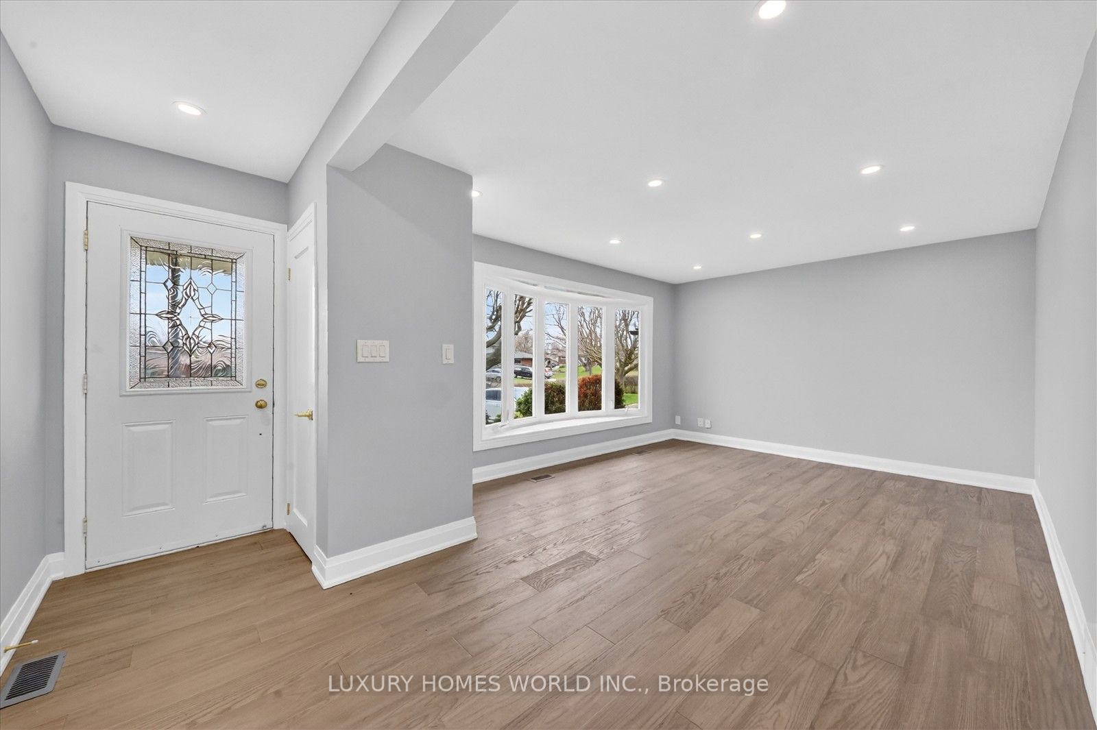 64 Gatineau Street, Oshawa, ON L1H 7G3 photo 5