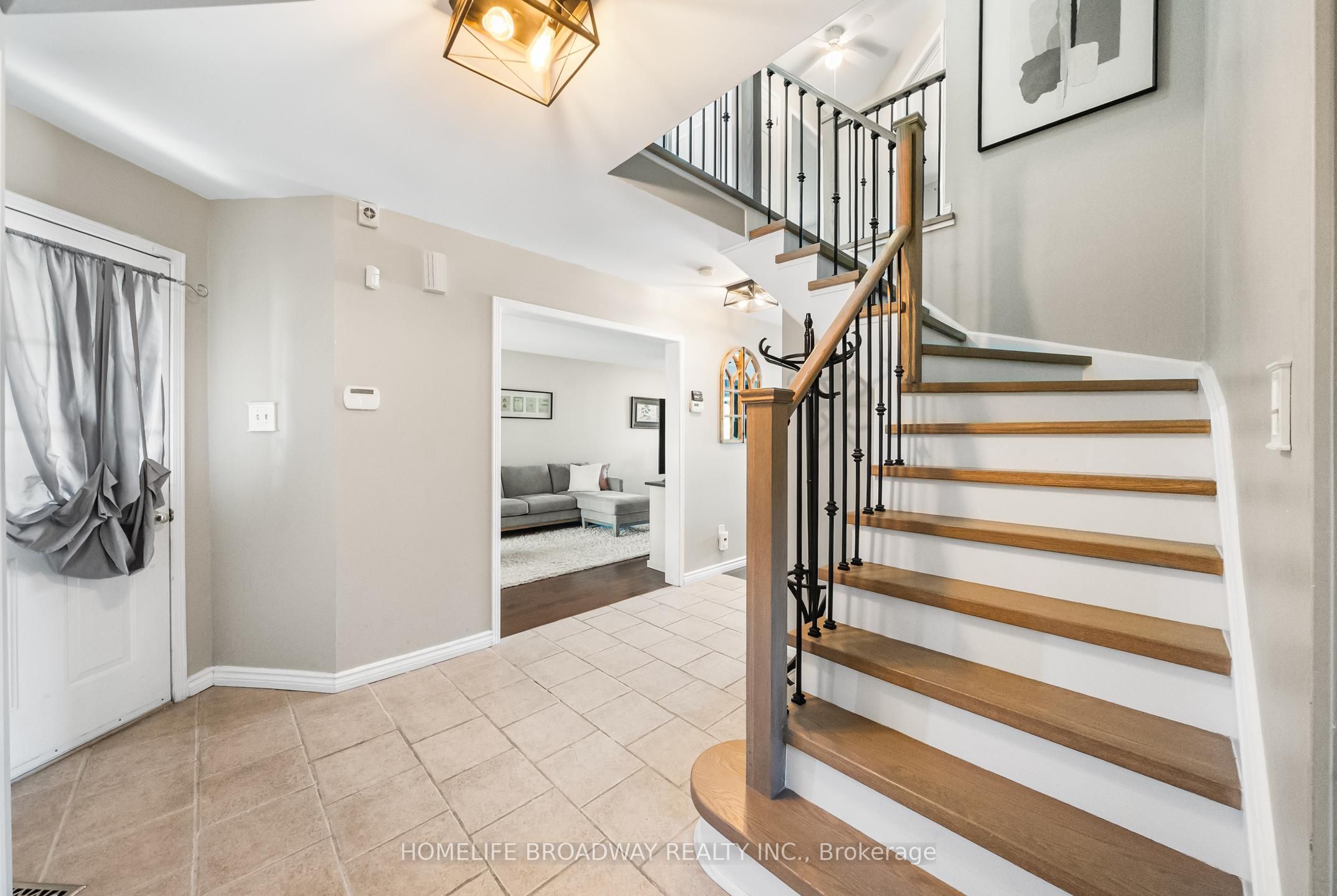 64 Bonnycastle Drive, Clarington, ON L1C 4S8 photo 4